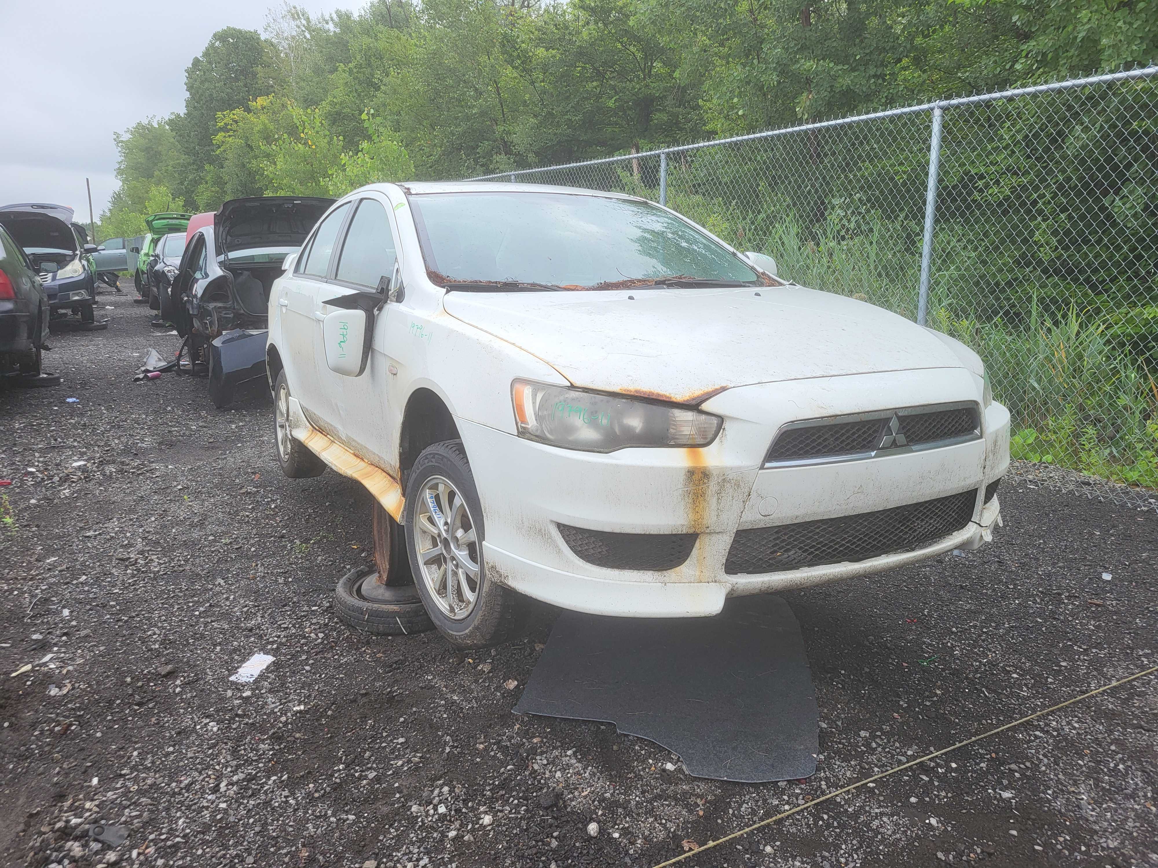 MITSUBISHI LANCER 2011