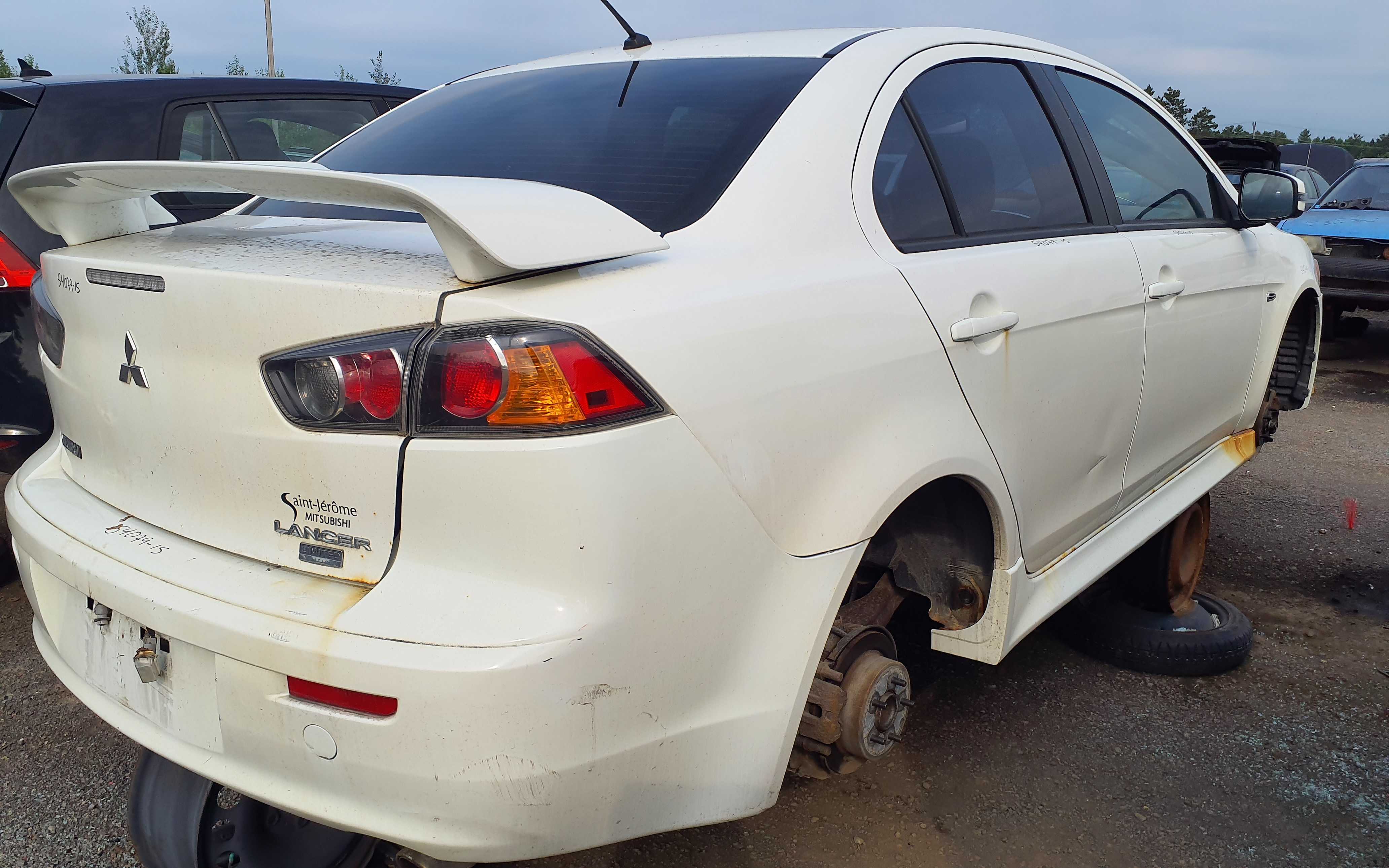 MITSUBISHI LANCER 2015