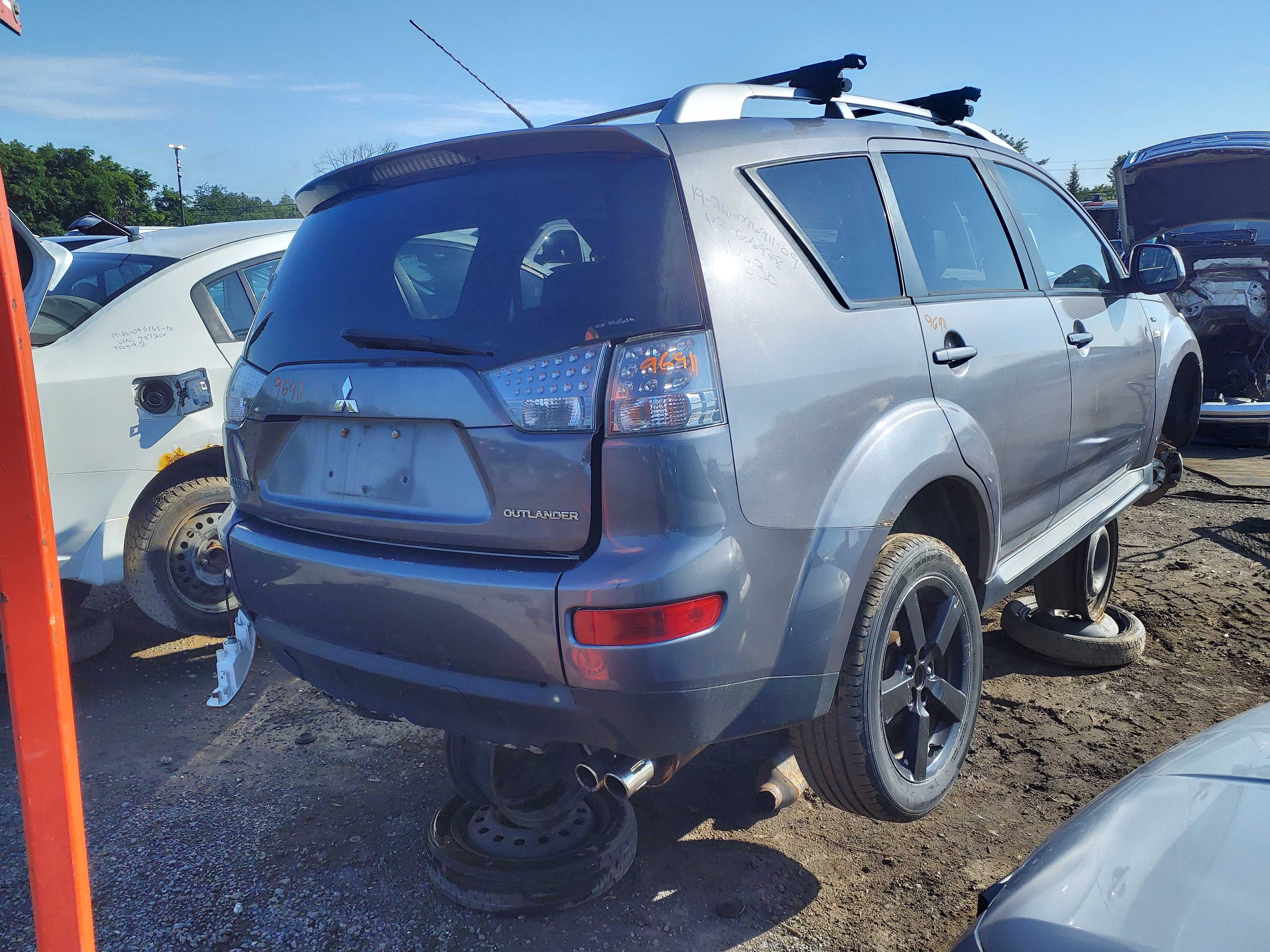 MITSUBISHI OUTLANDER 2009