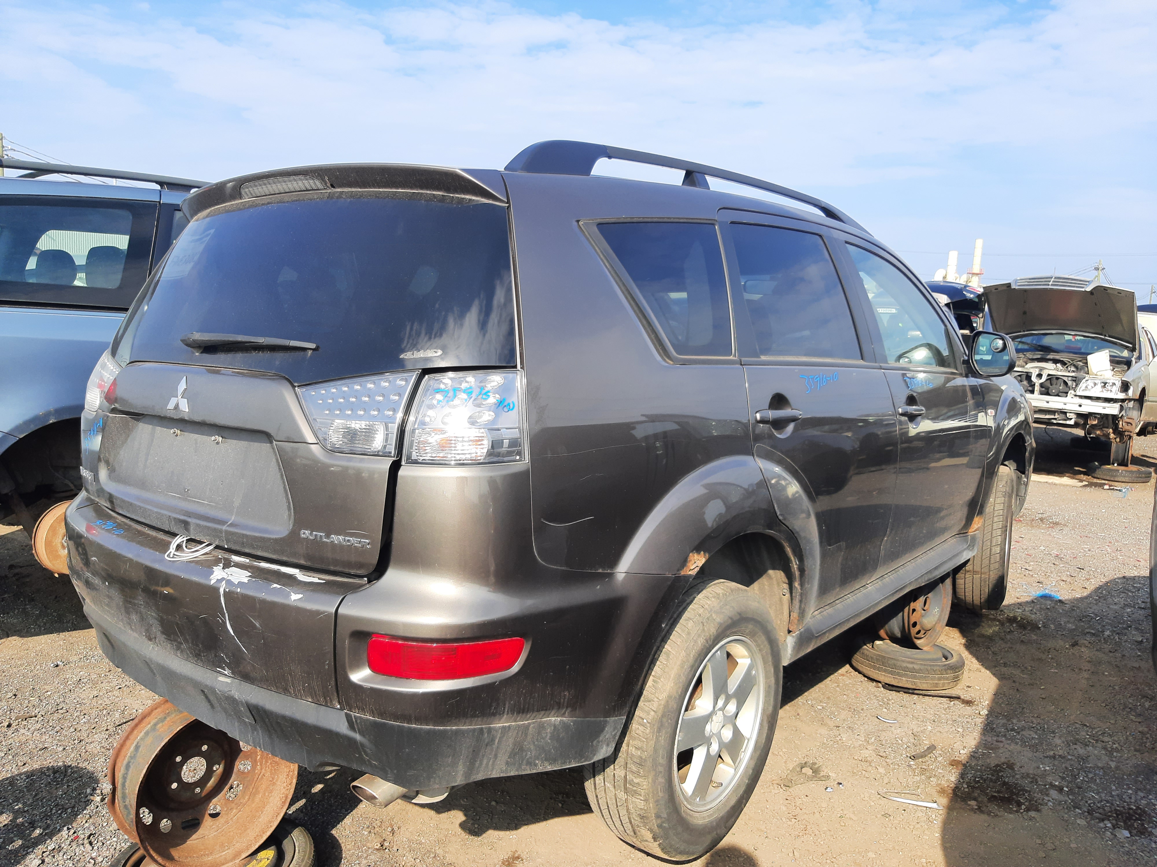 MITSUBISHI OUTLANDER 2010