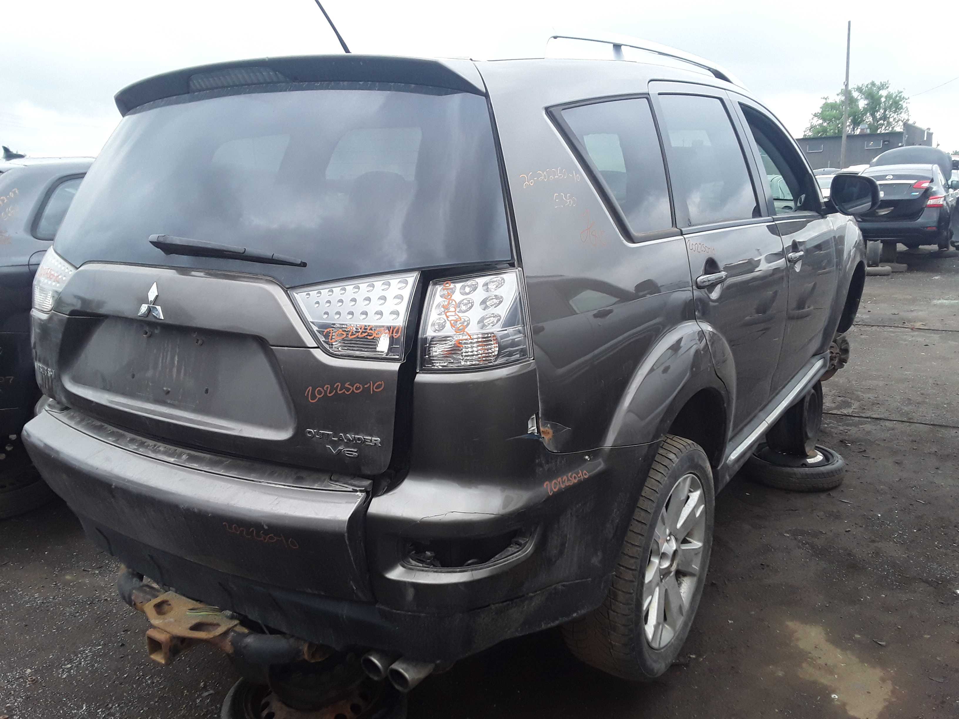 MITSUBISHI OUTLANDER 2010