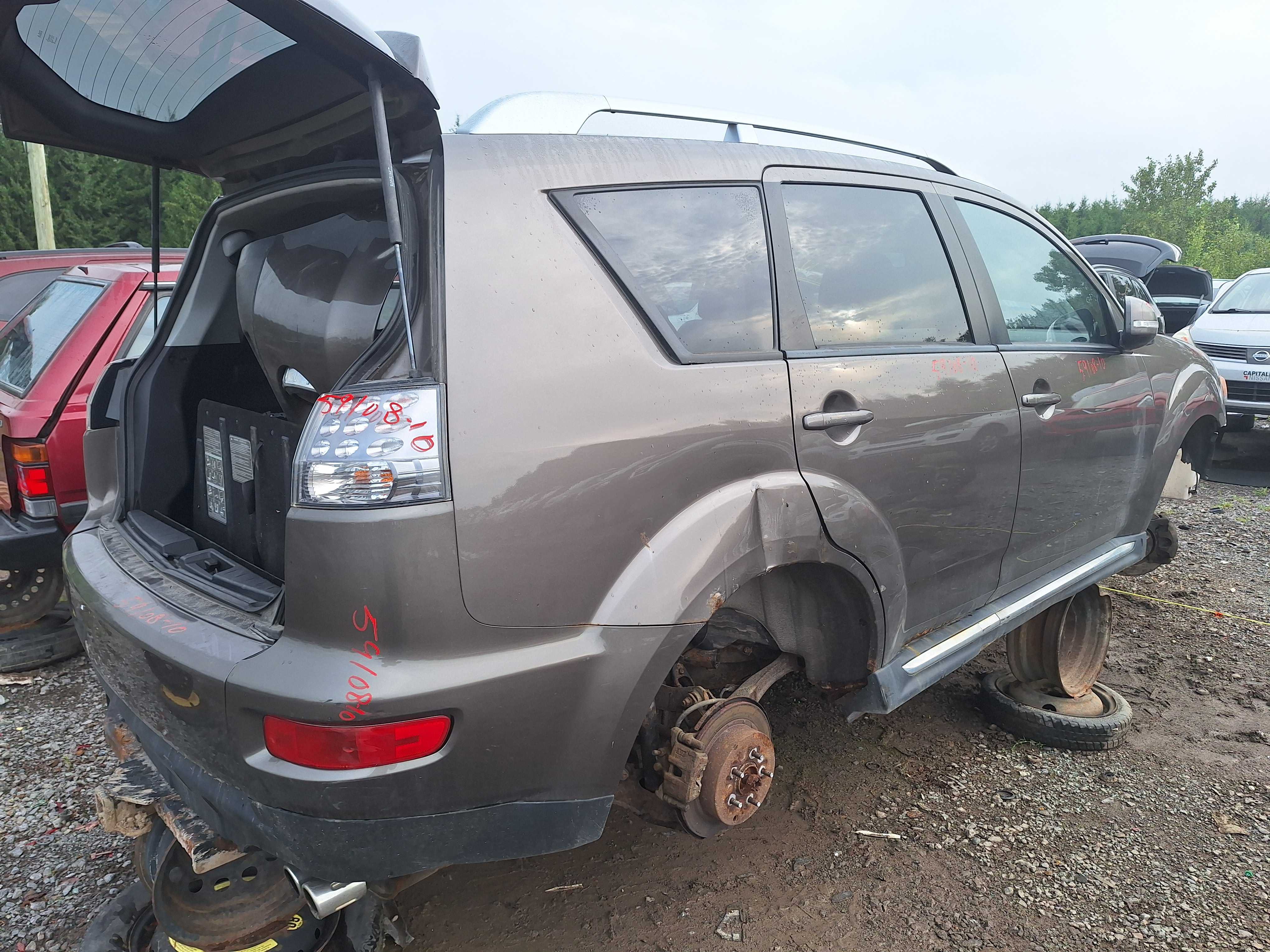 MITSUBISHI OUTLANDER 2010