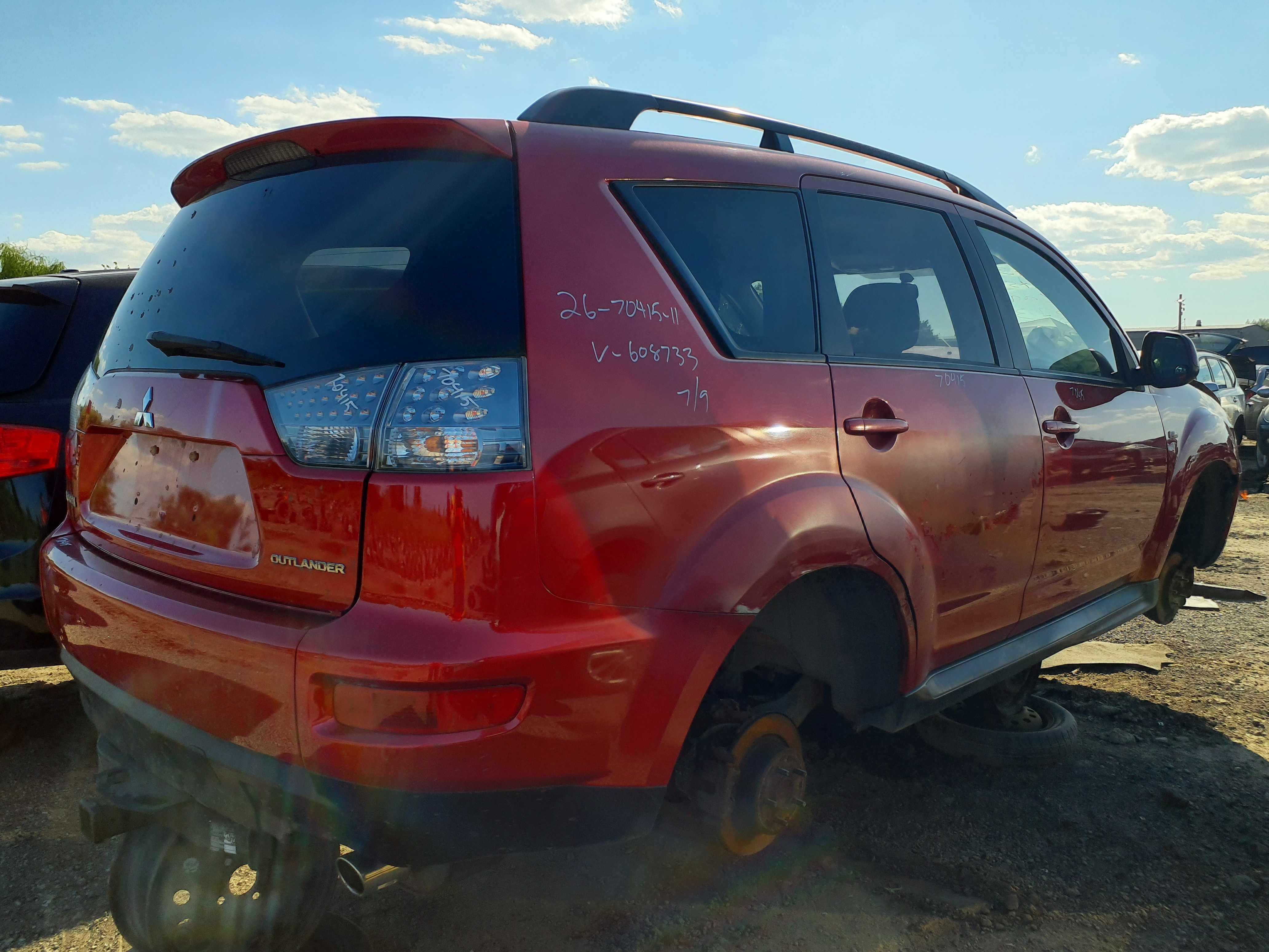 MITSUBISHI OUTLANDER 2011