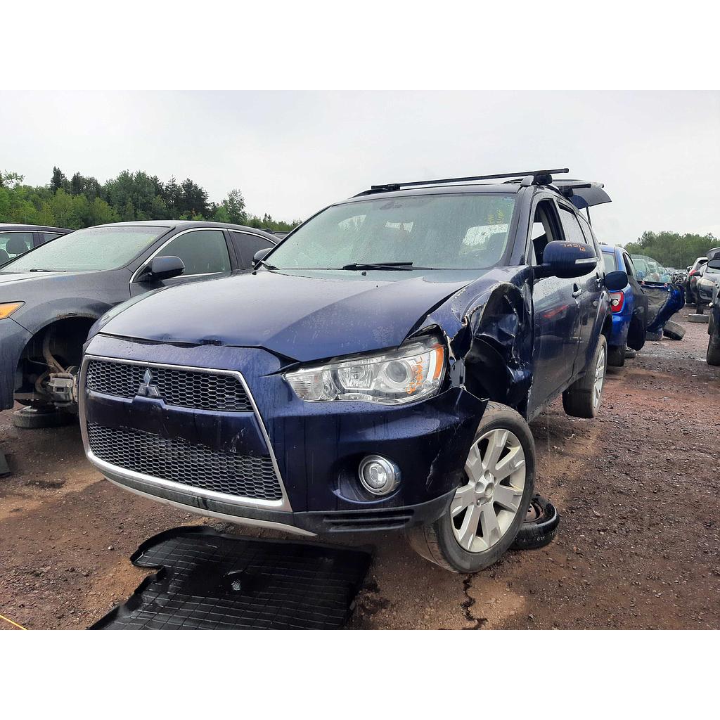 MITSUBISHI OUTLANDER 2013
