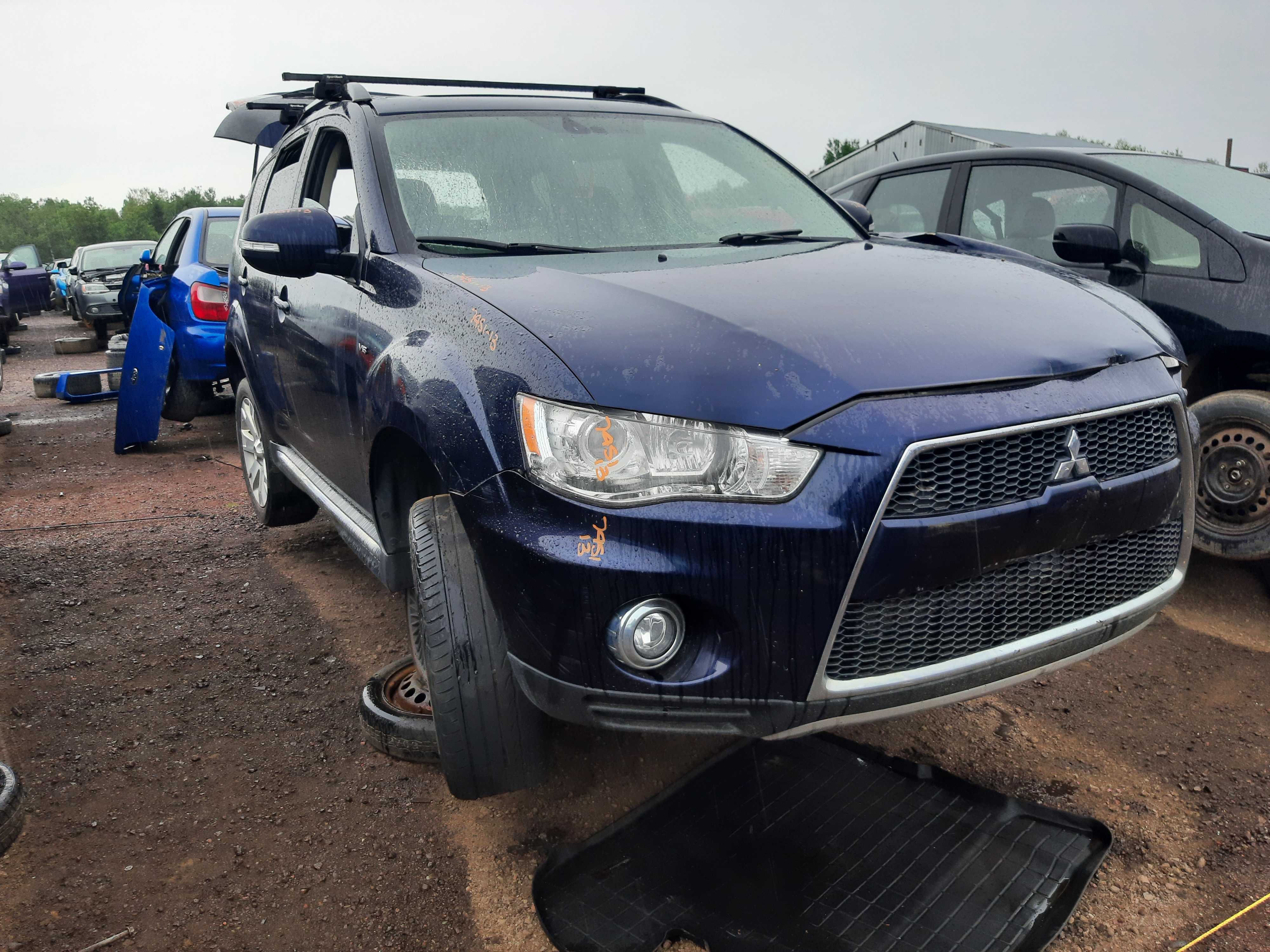 MITSUBISHI OUTLANDER 2013