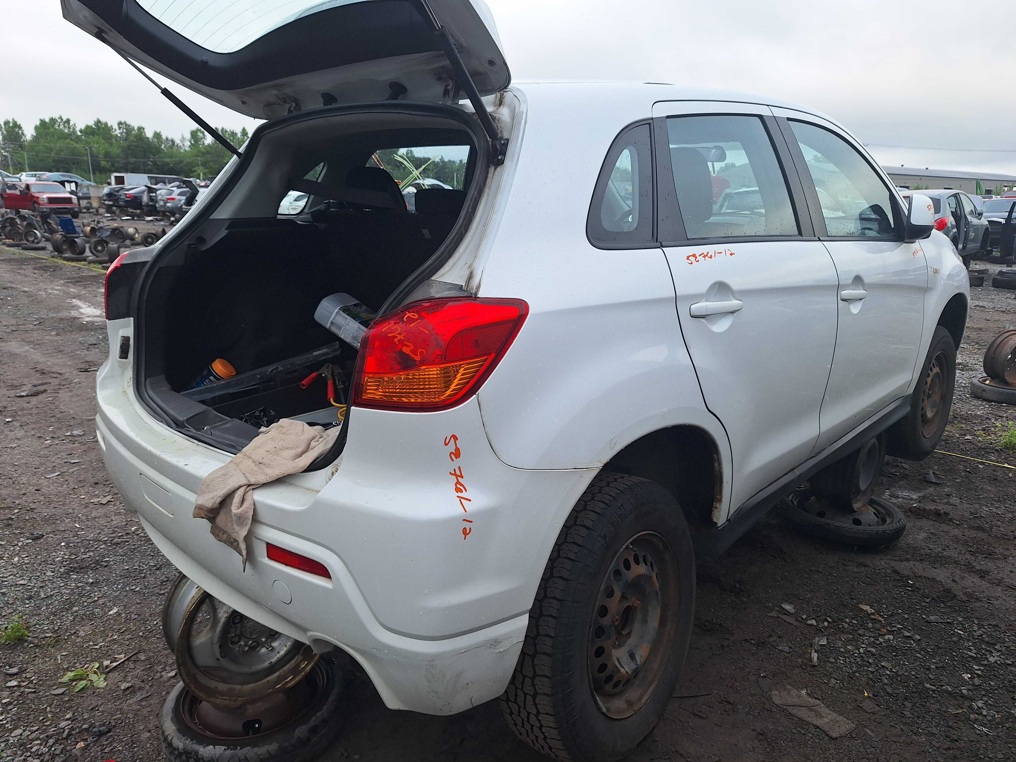 MITSUBISHI RVR 2012