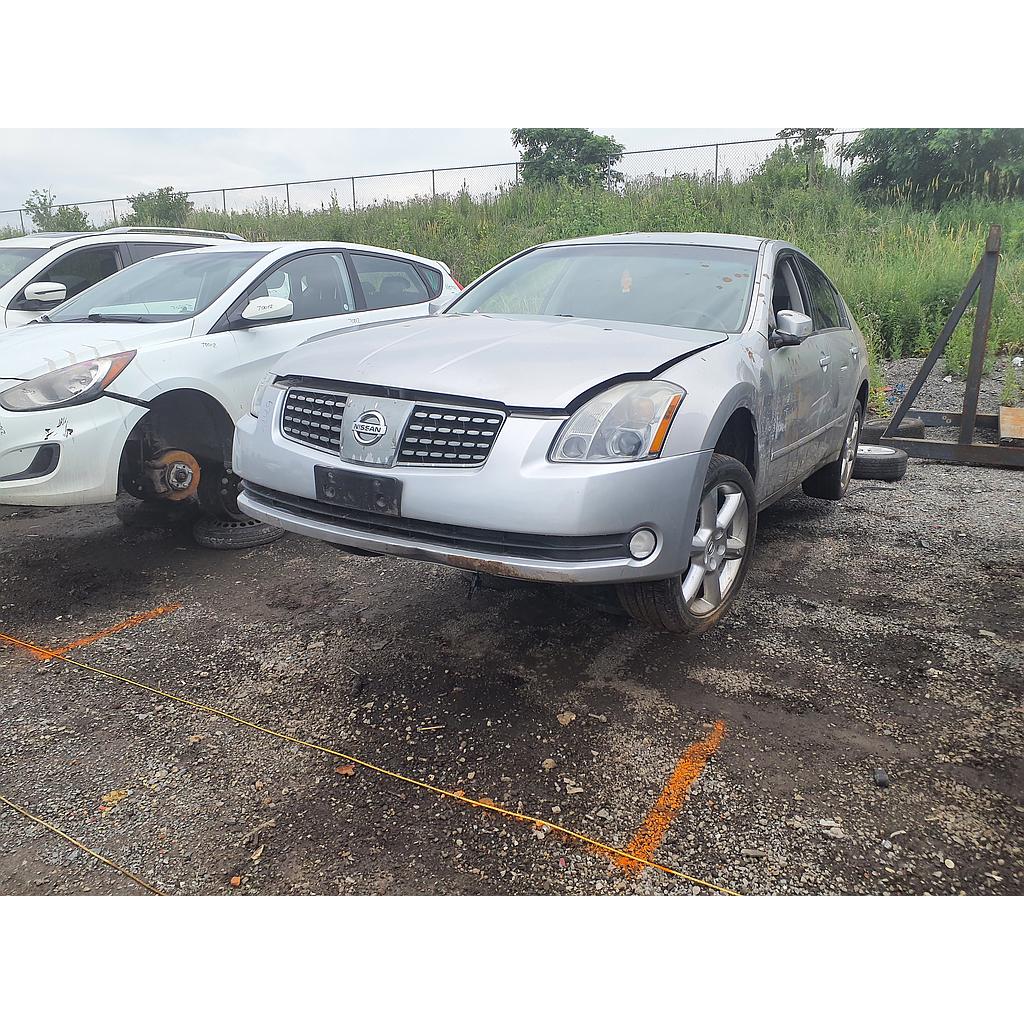 NISSAN MAXIMA 2004