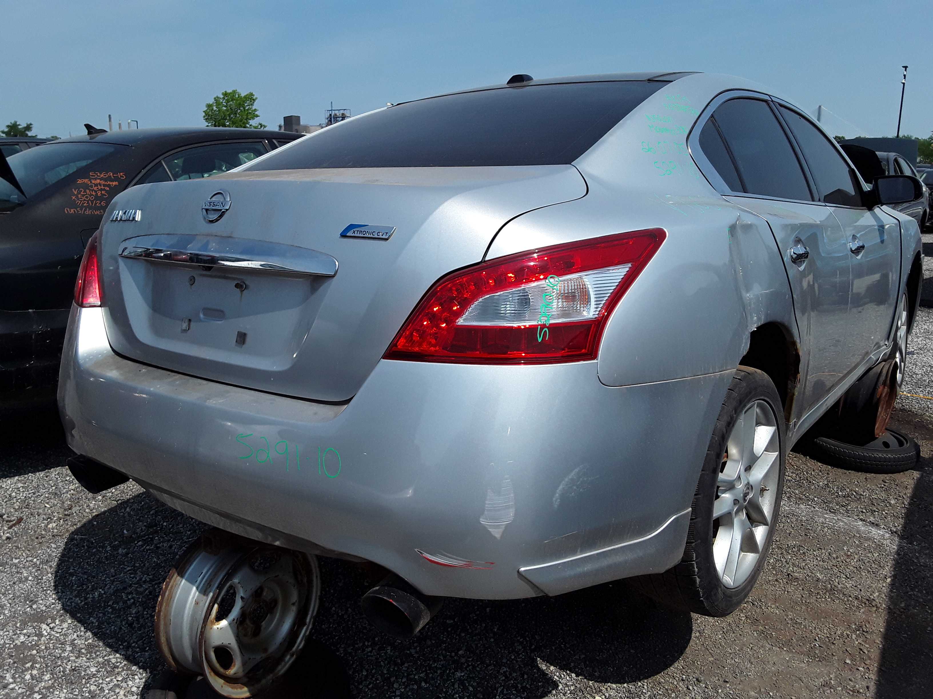 NISSAN MAXIMA 2010