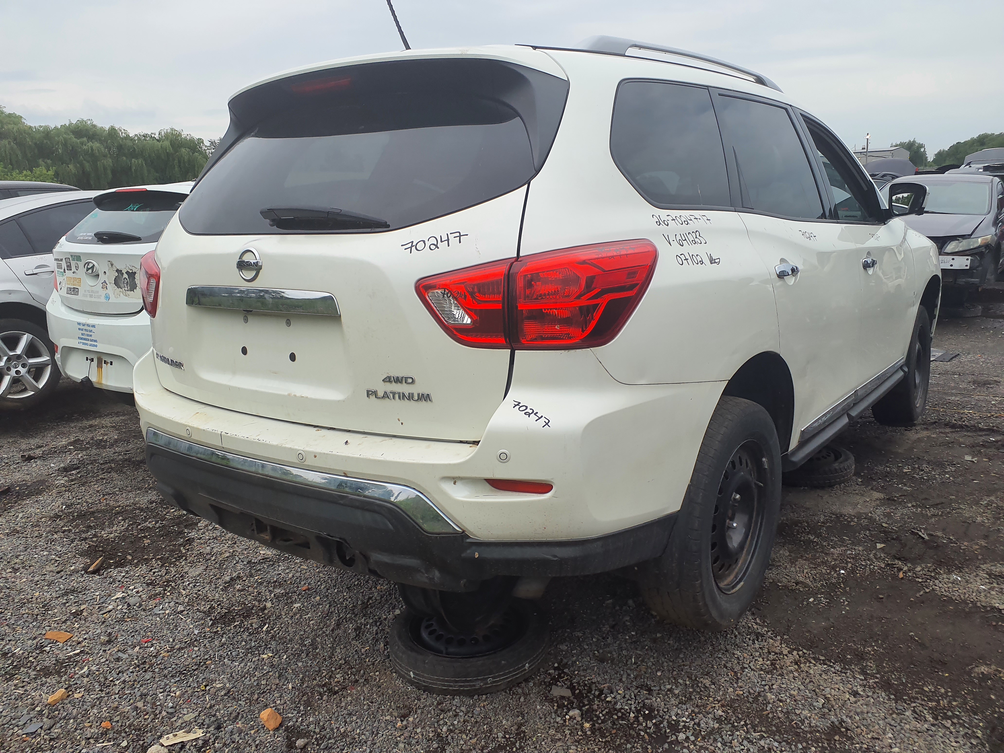 NISSAN PATHFINDER 2017