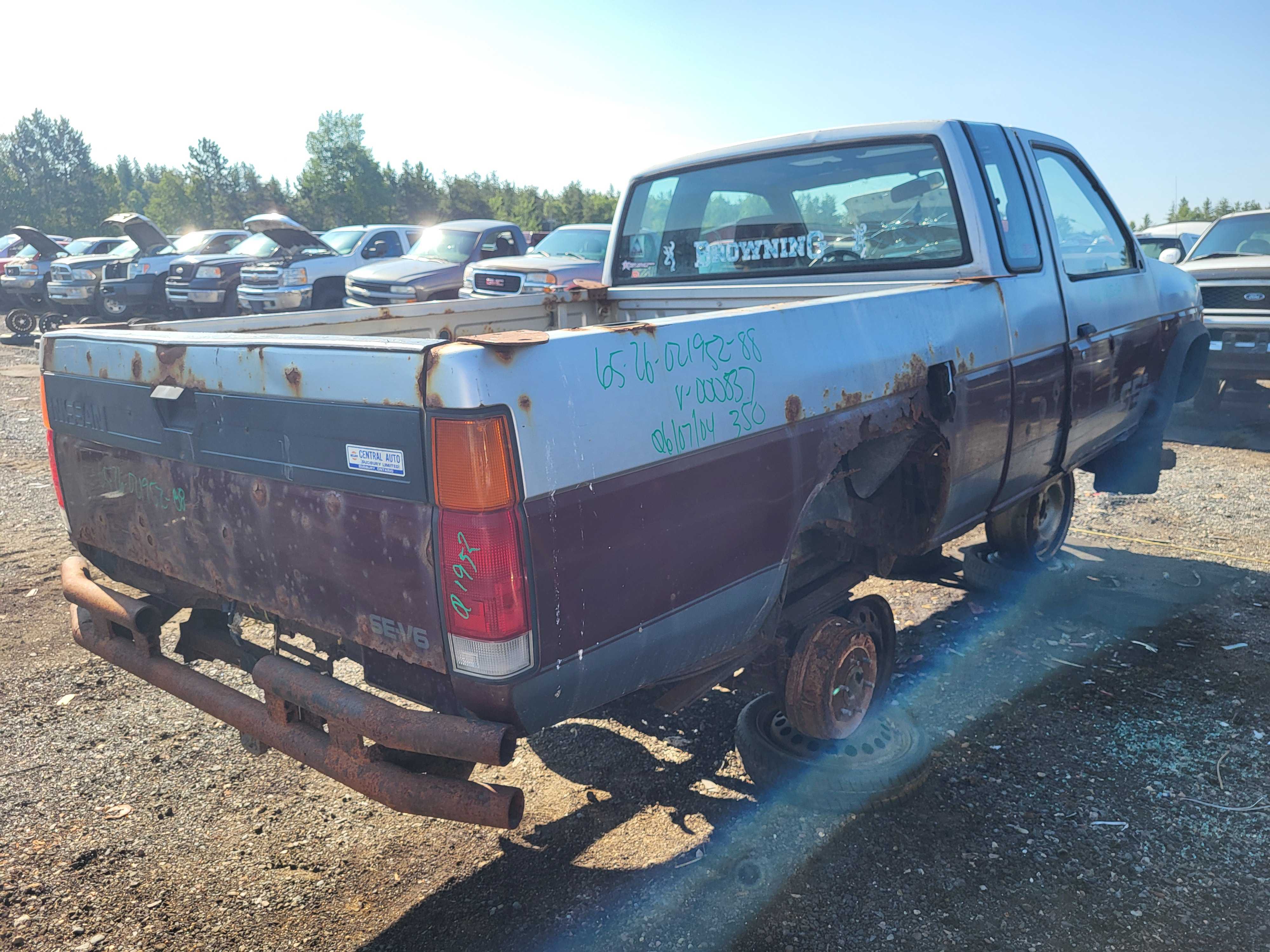 NISSAN PICKUP 1988