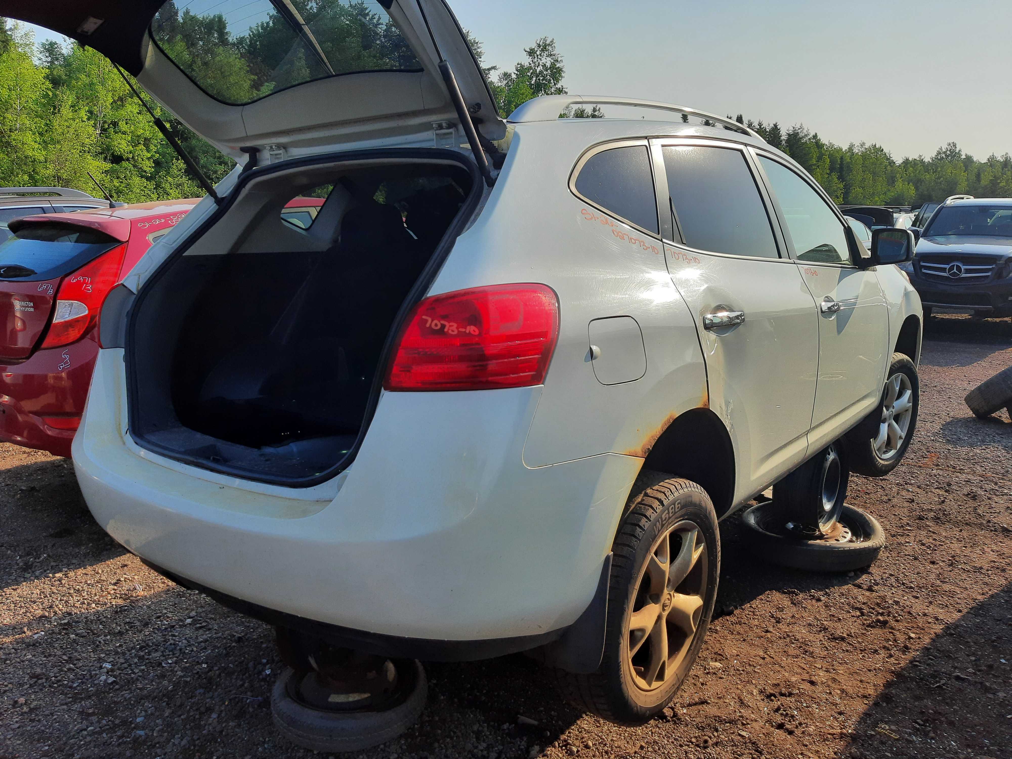 NISSAN ROGUE 2010