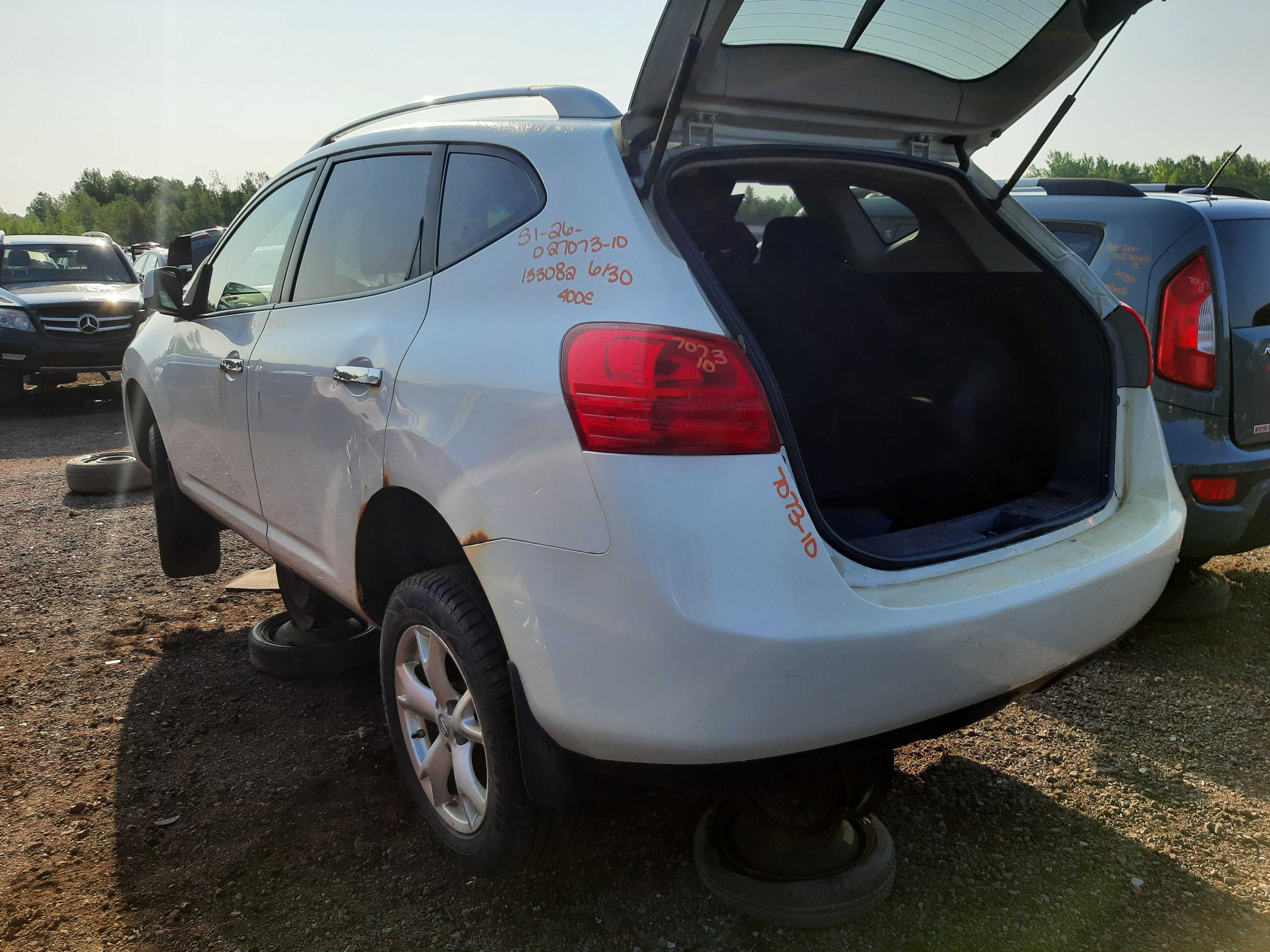 NISSAN ROGUE 2010