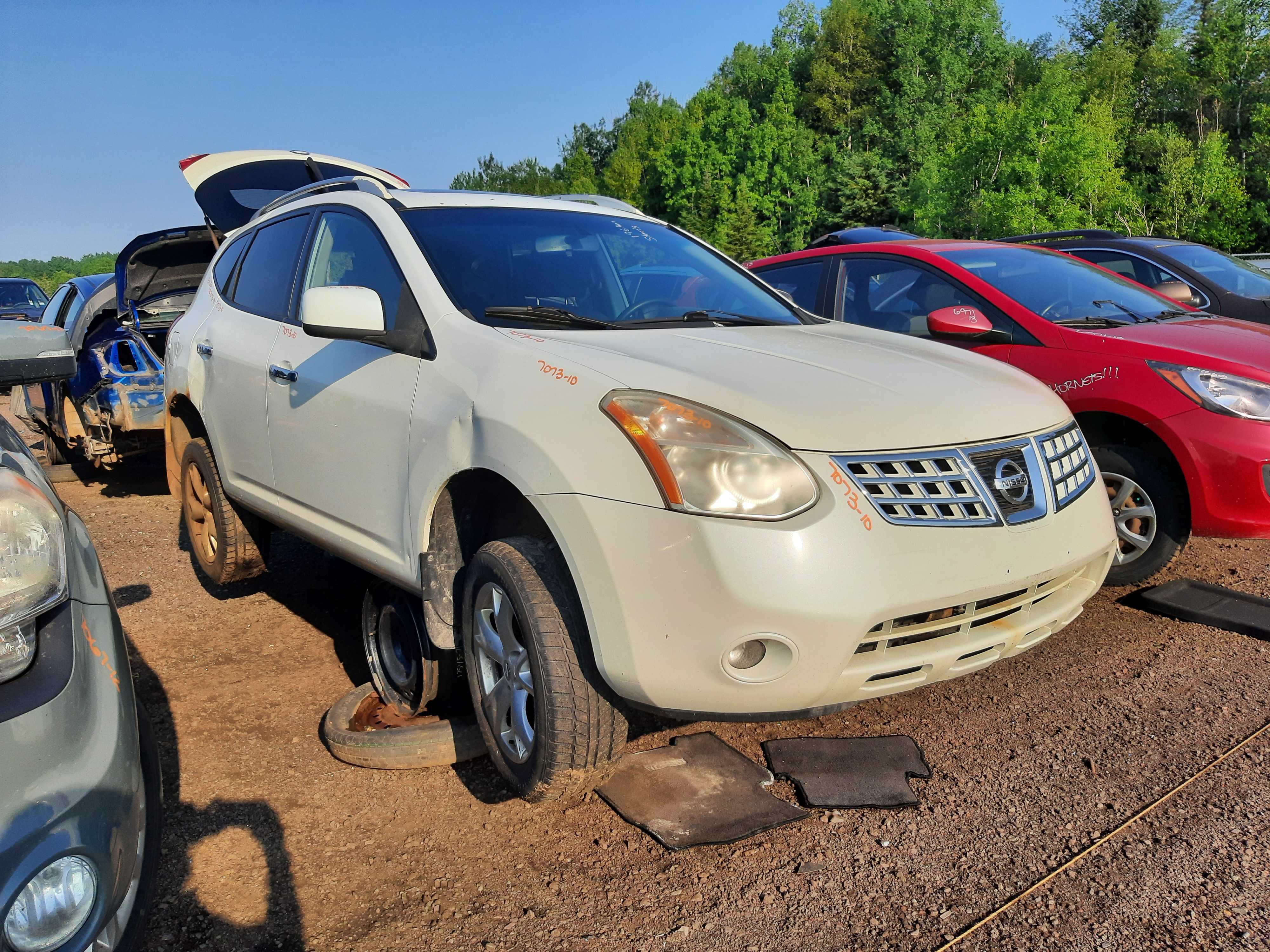 NISSAN ROGUE 2010