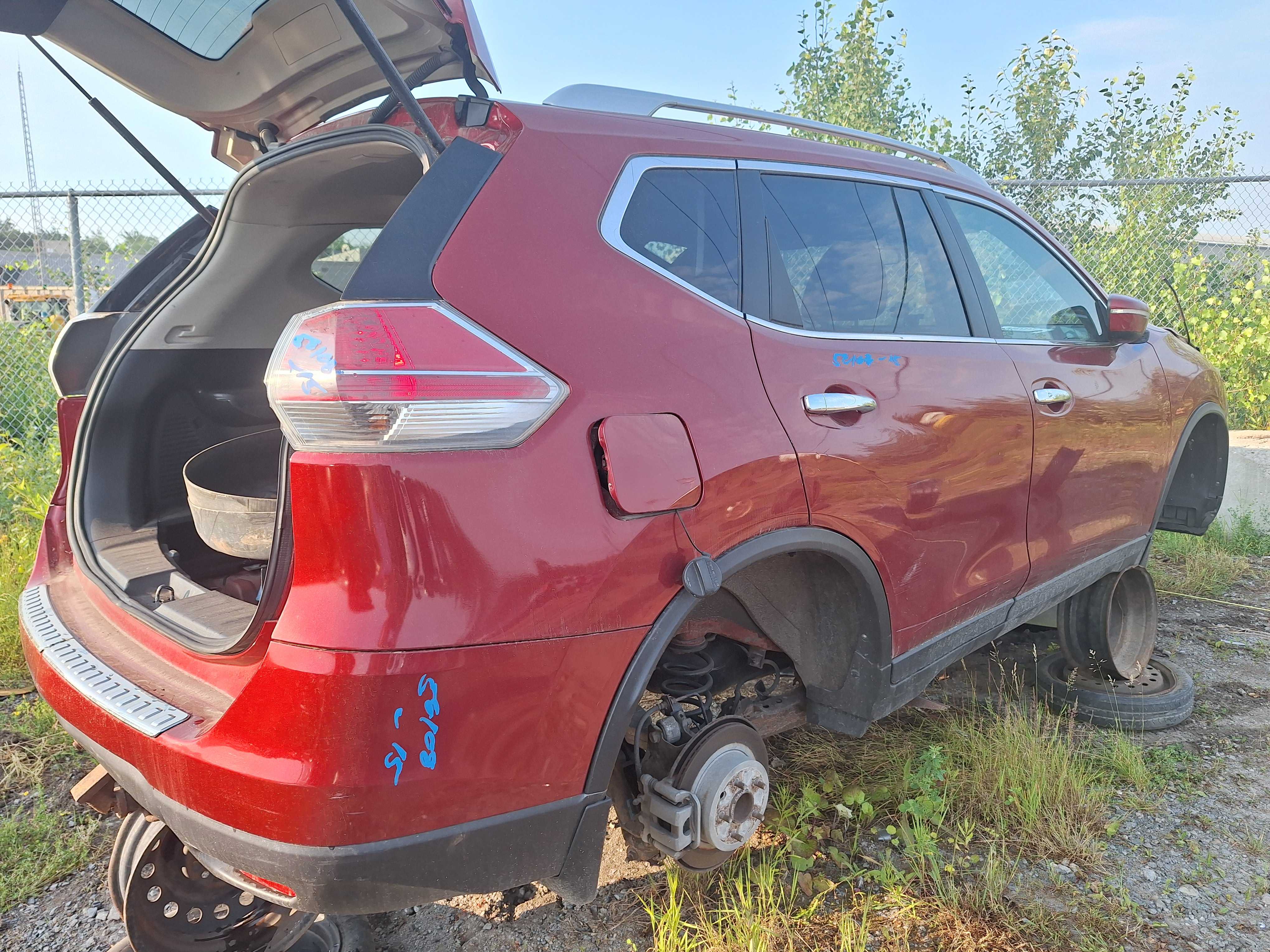 NISSAN ROGUE 2015