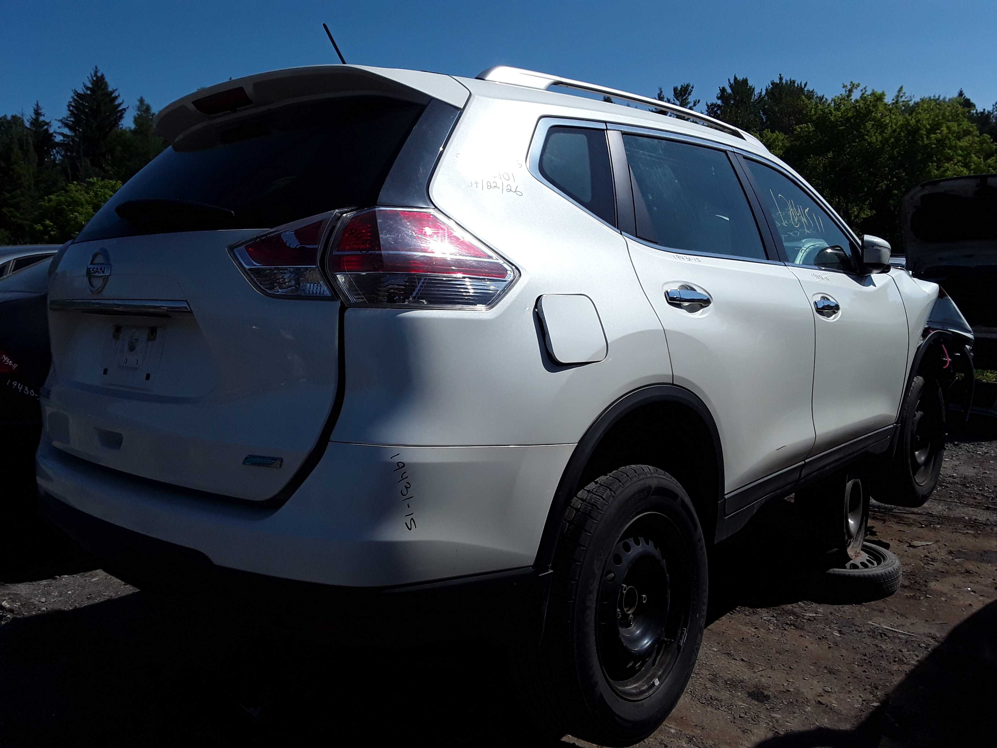 NISSAN ROGUE 2015
