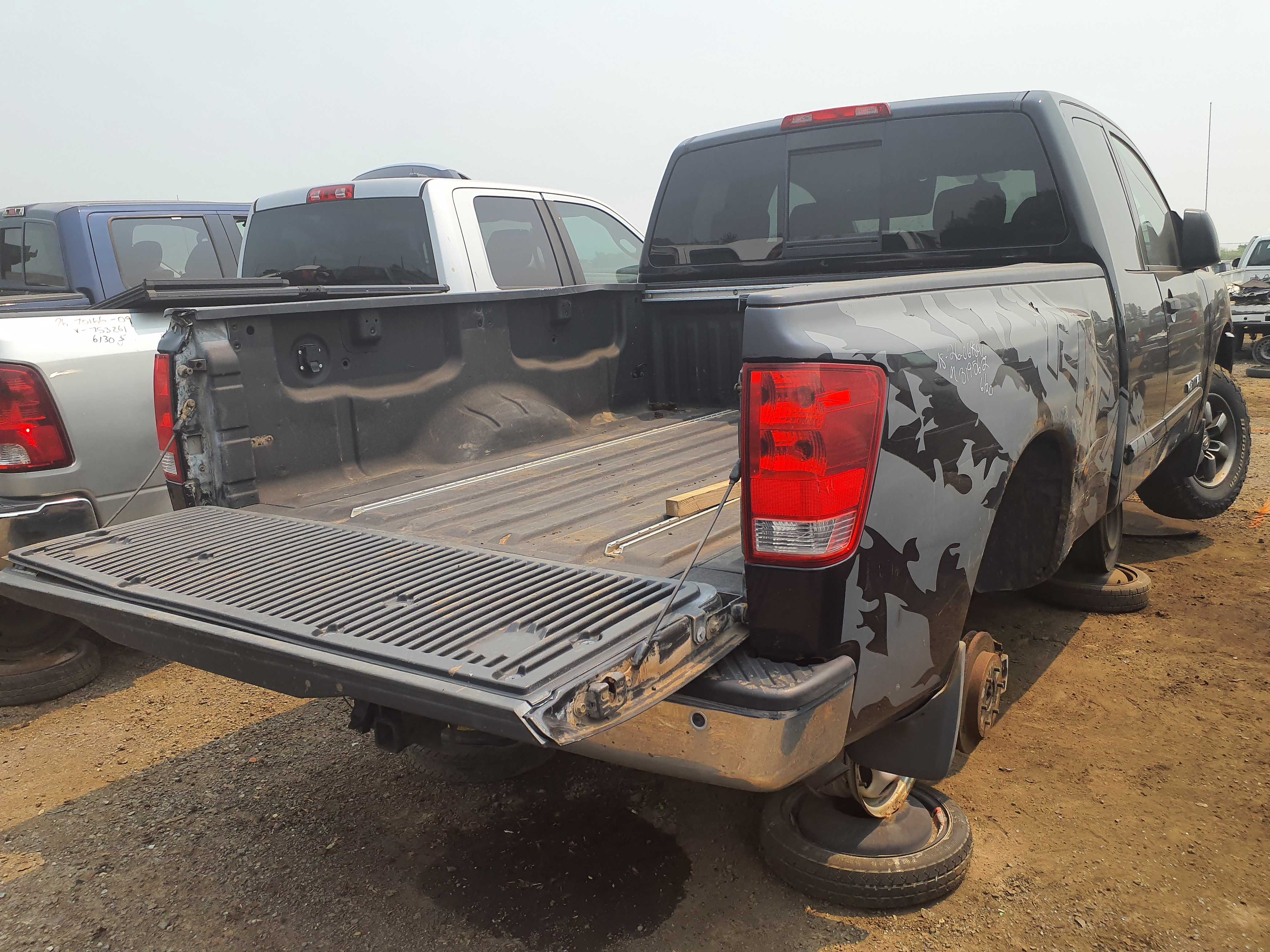 NISSAN TITAN 2011
