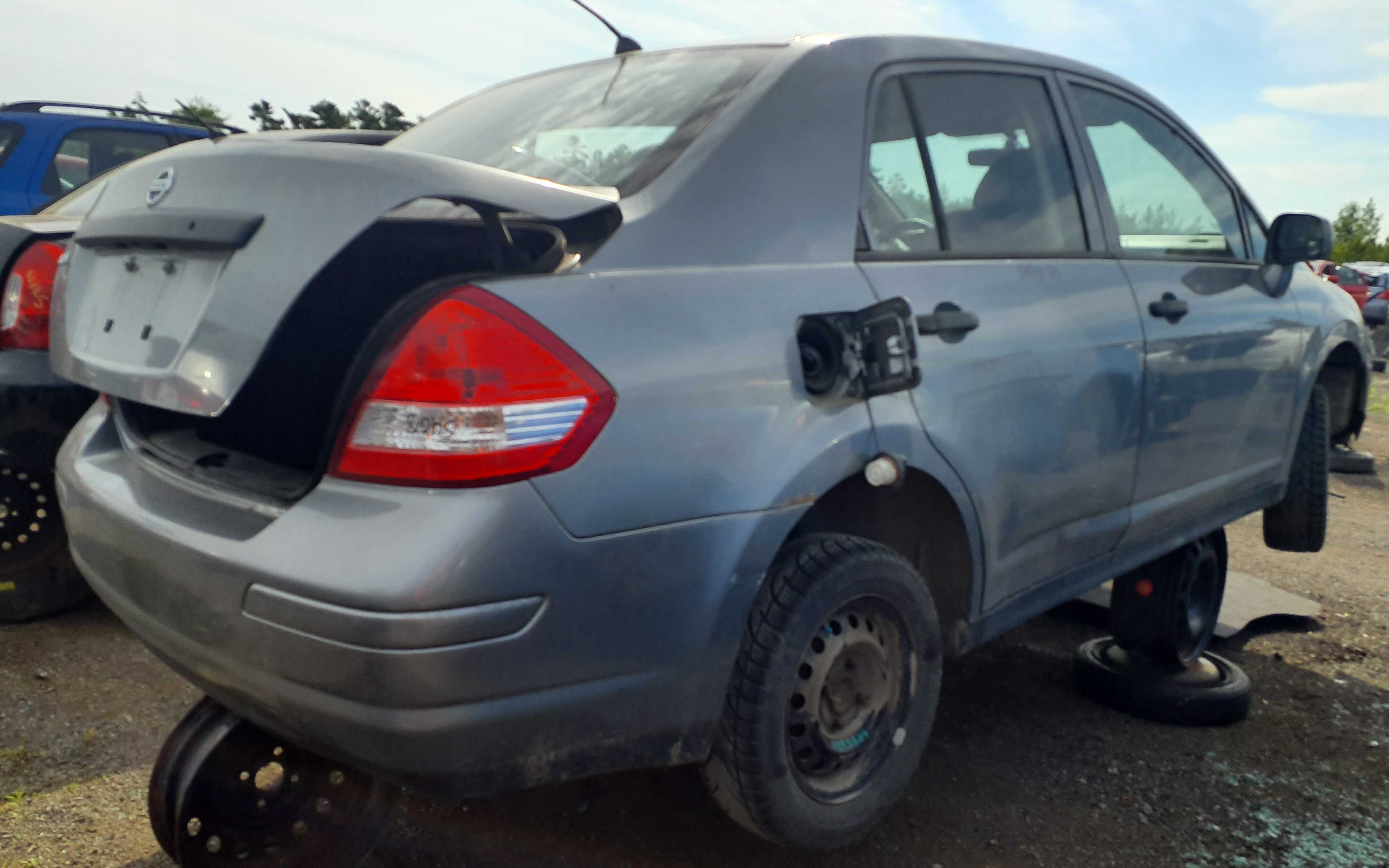 NISSAN VERSA 2009