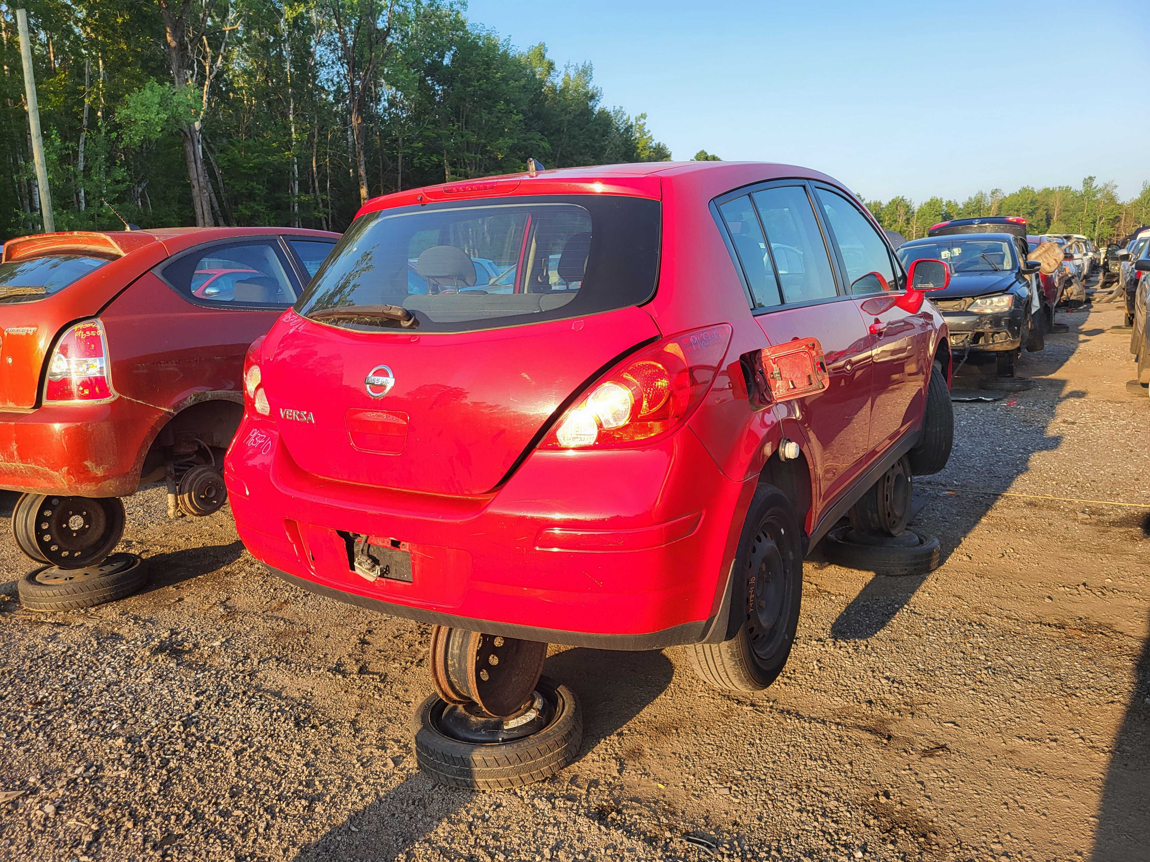 NISSAN VERSA 2010