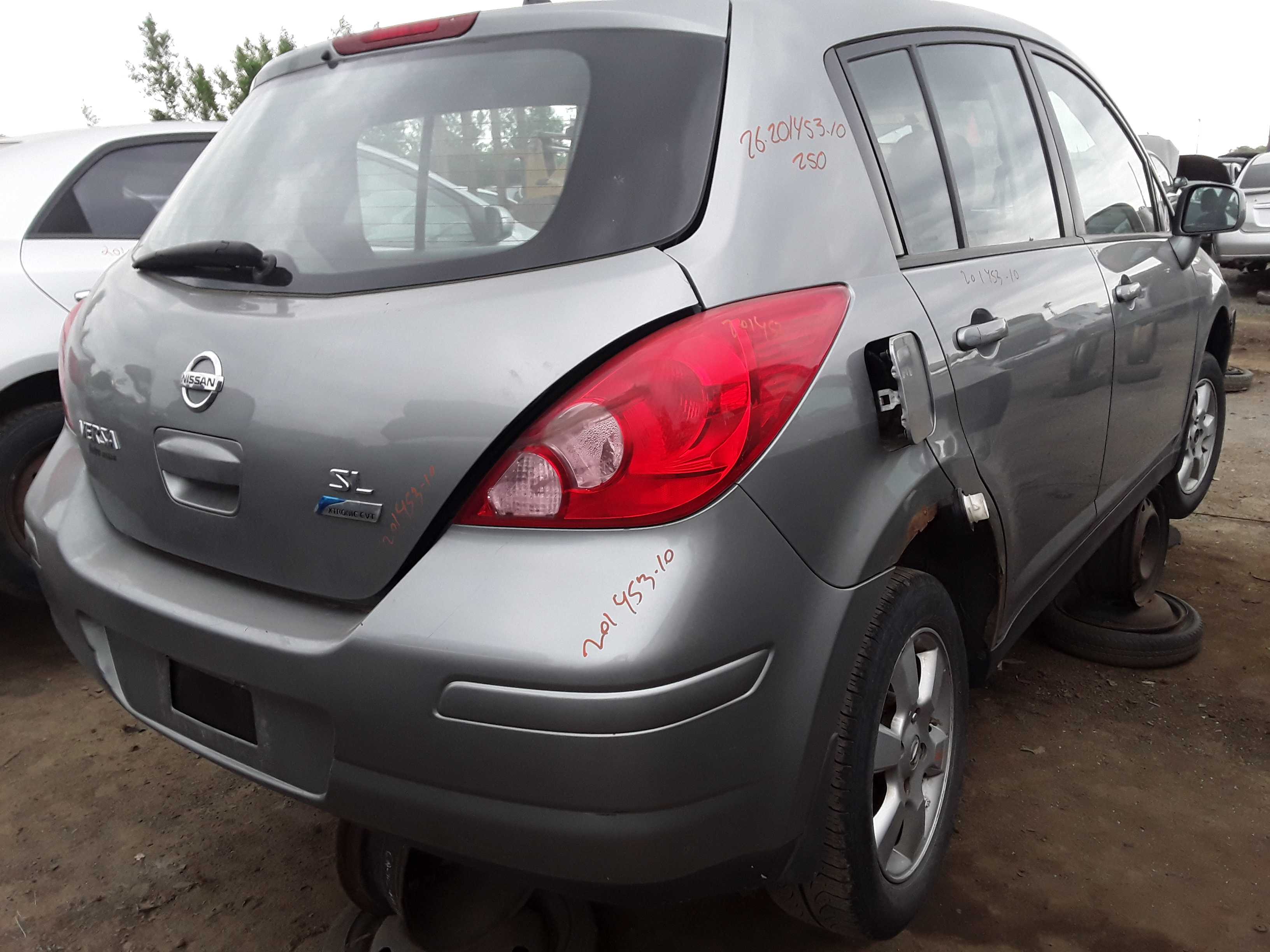 NISSAN VERSA 2010