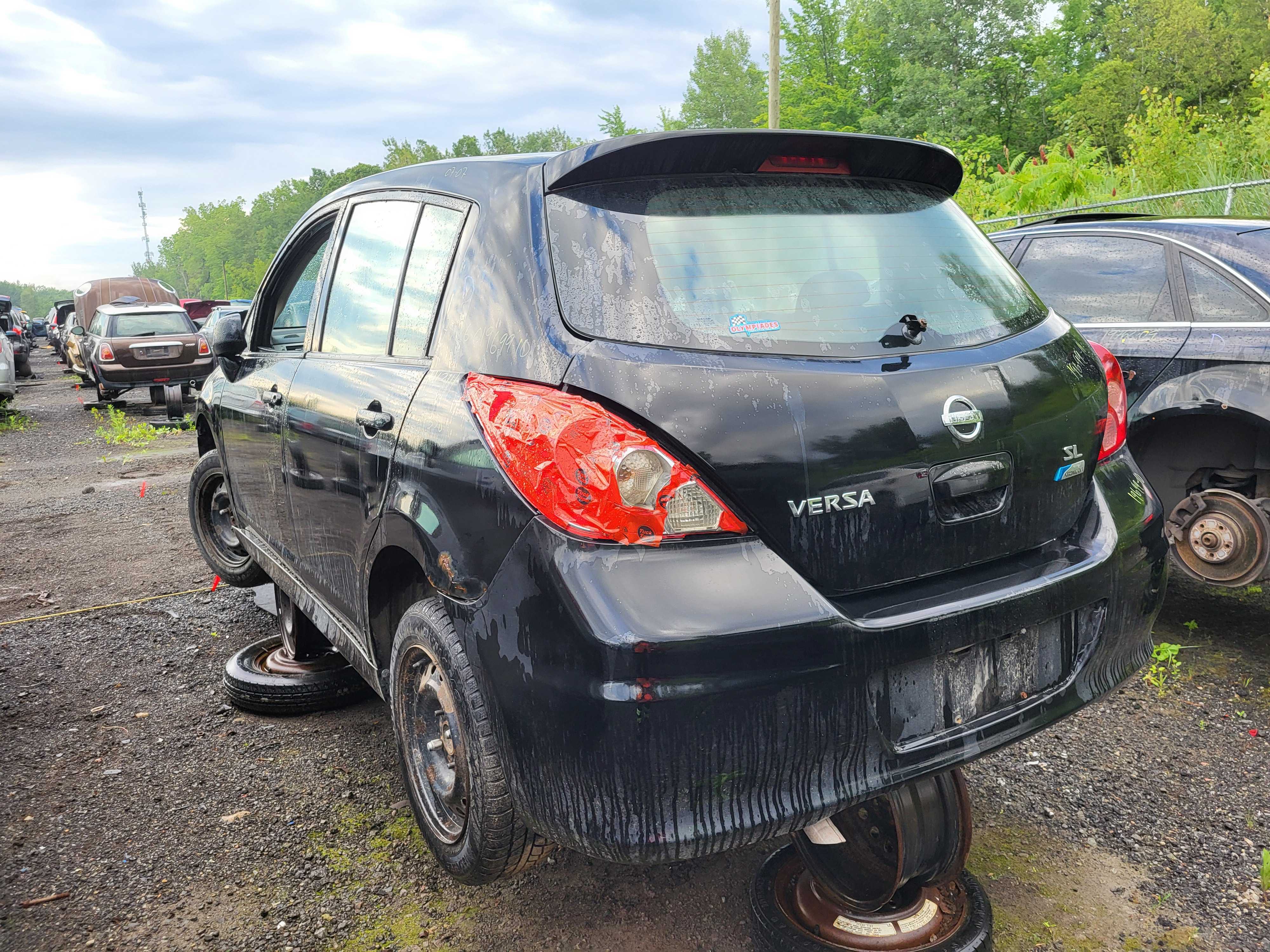 NISSAN VERSA 2010