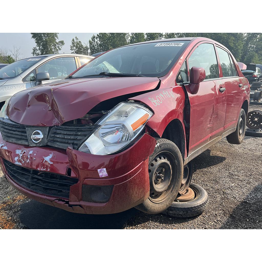 NISSAN VERSA 2010