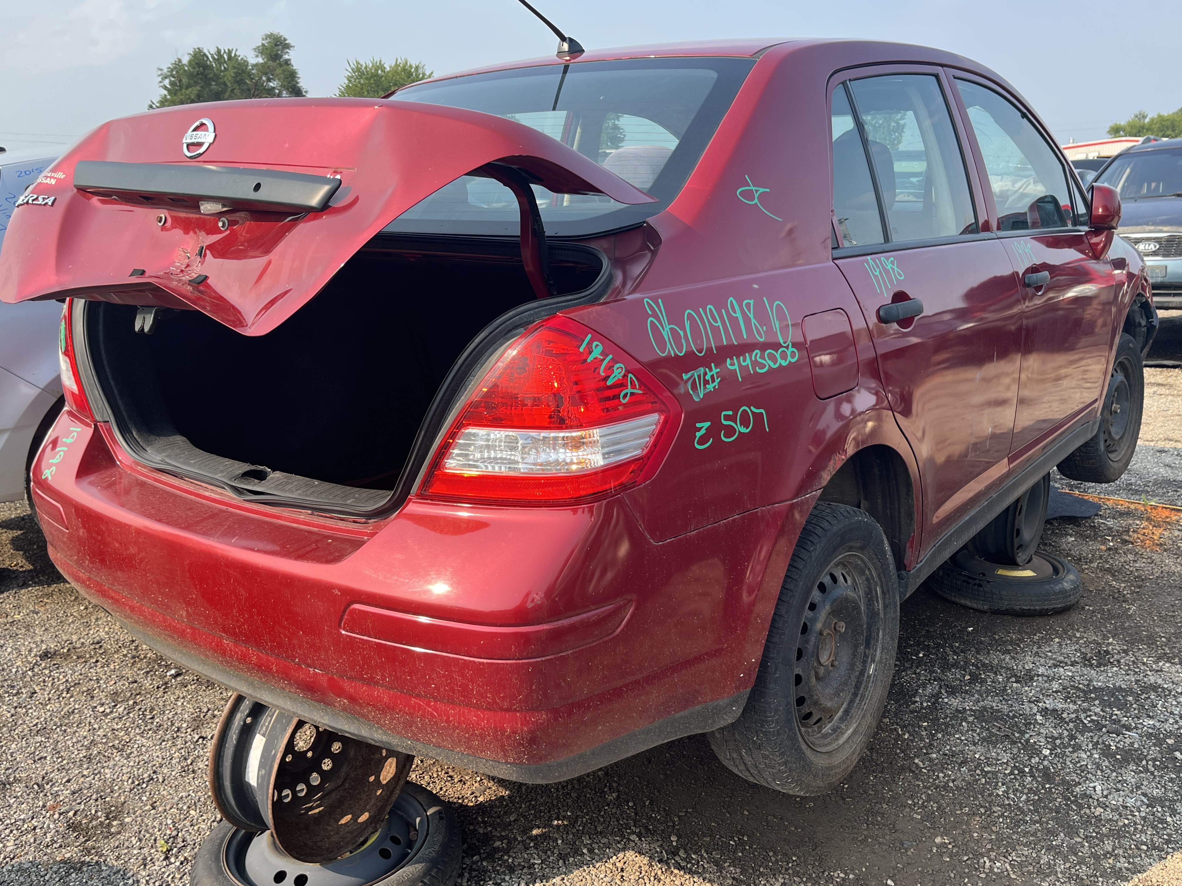NISSAN VERSA 2010