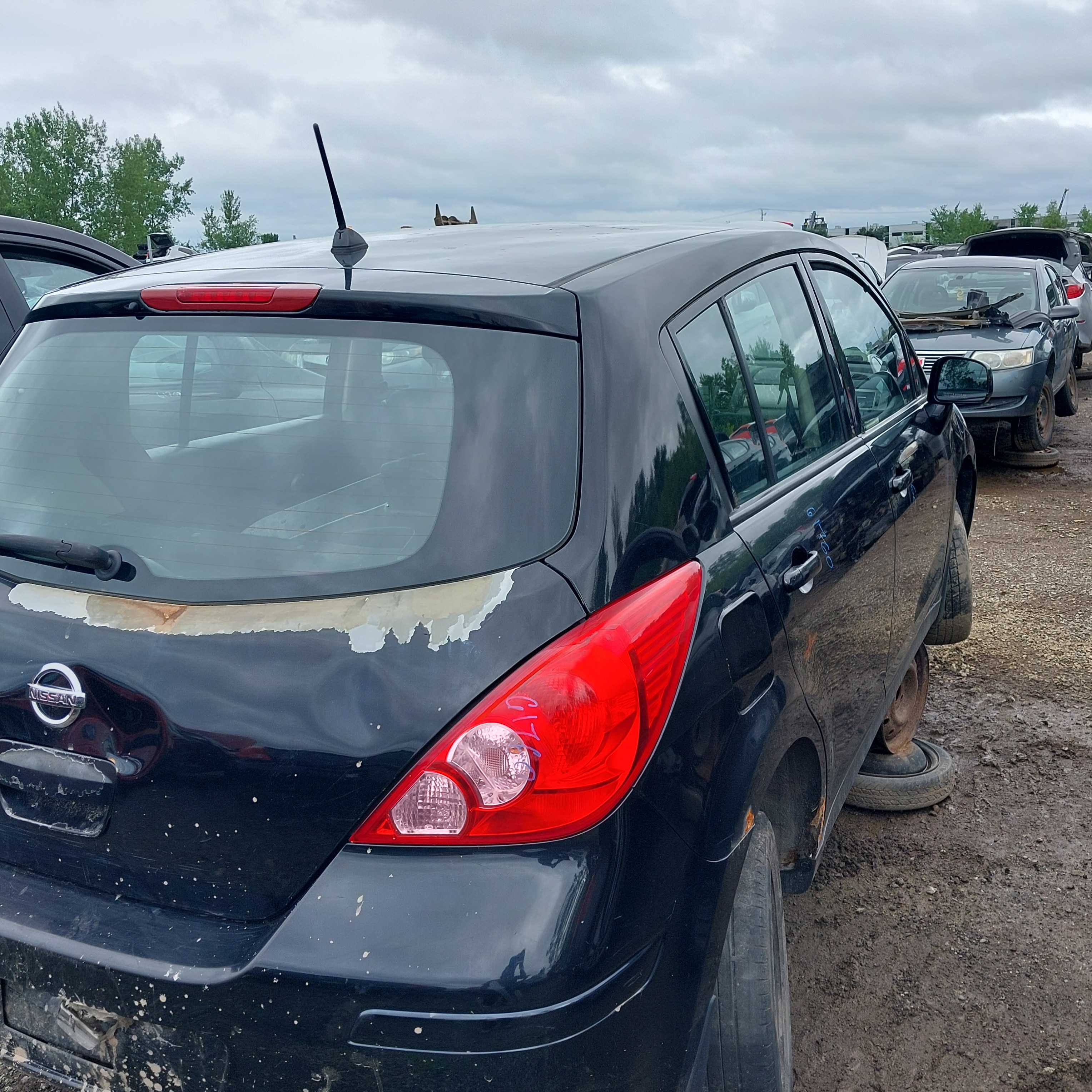 NISSAN VERSA 2010