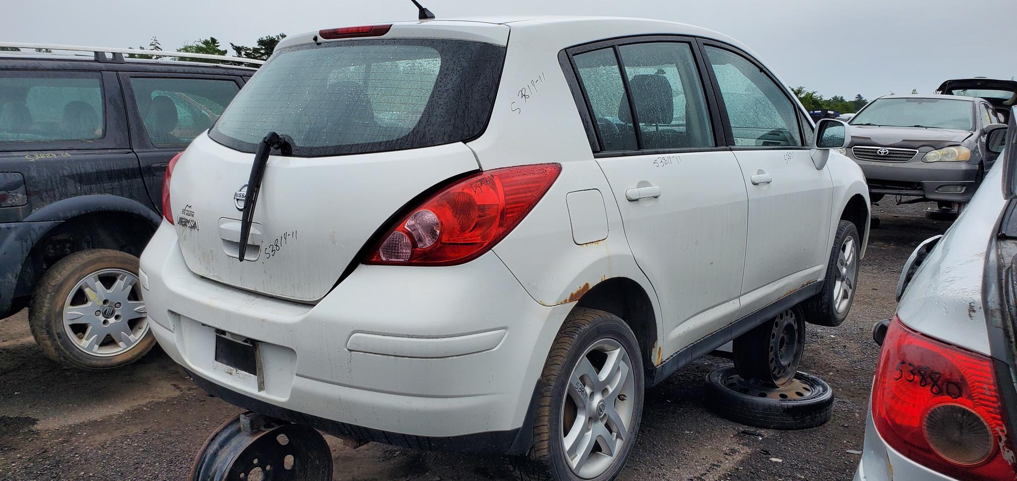 NISSAN VERSA 2011