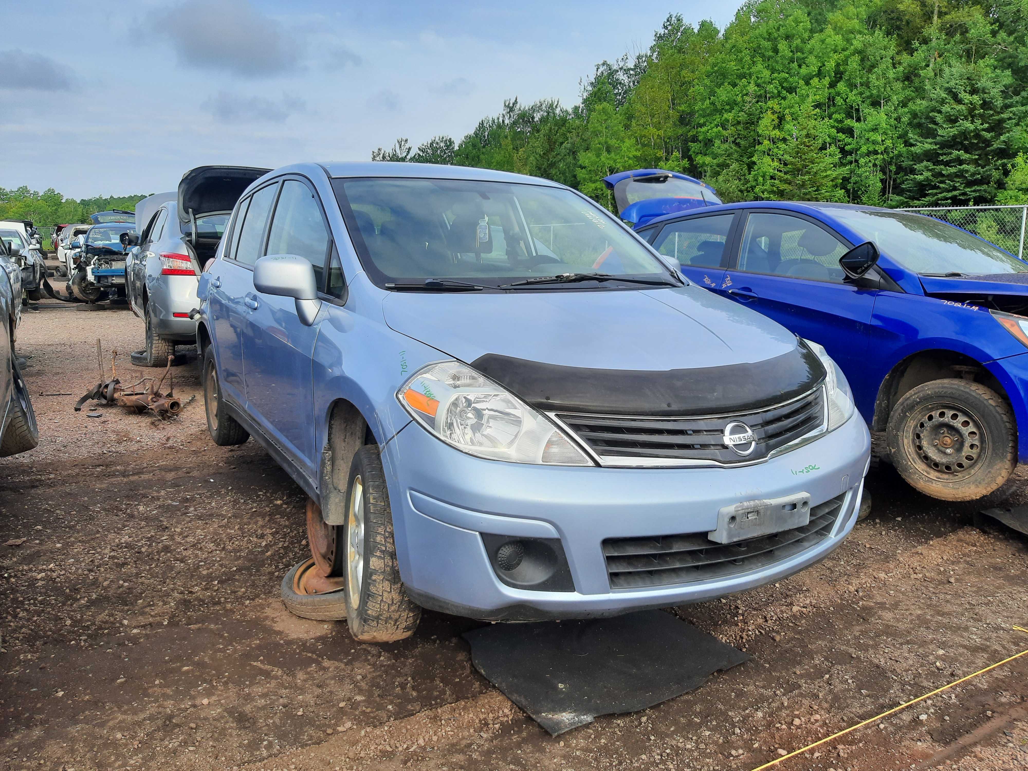 NISSAN VERSA 2011
