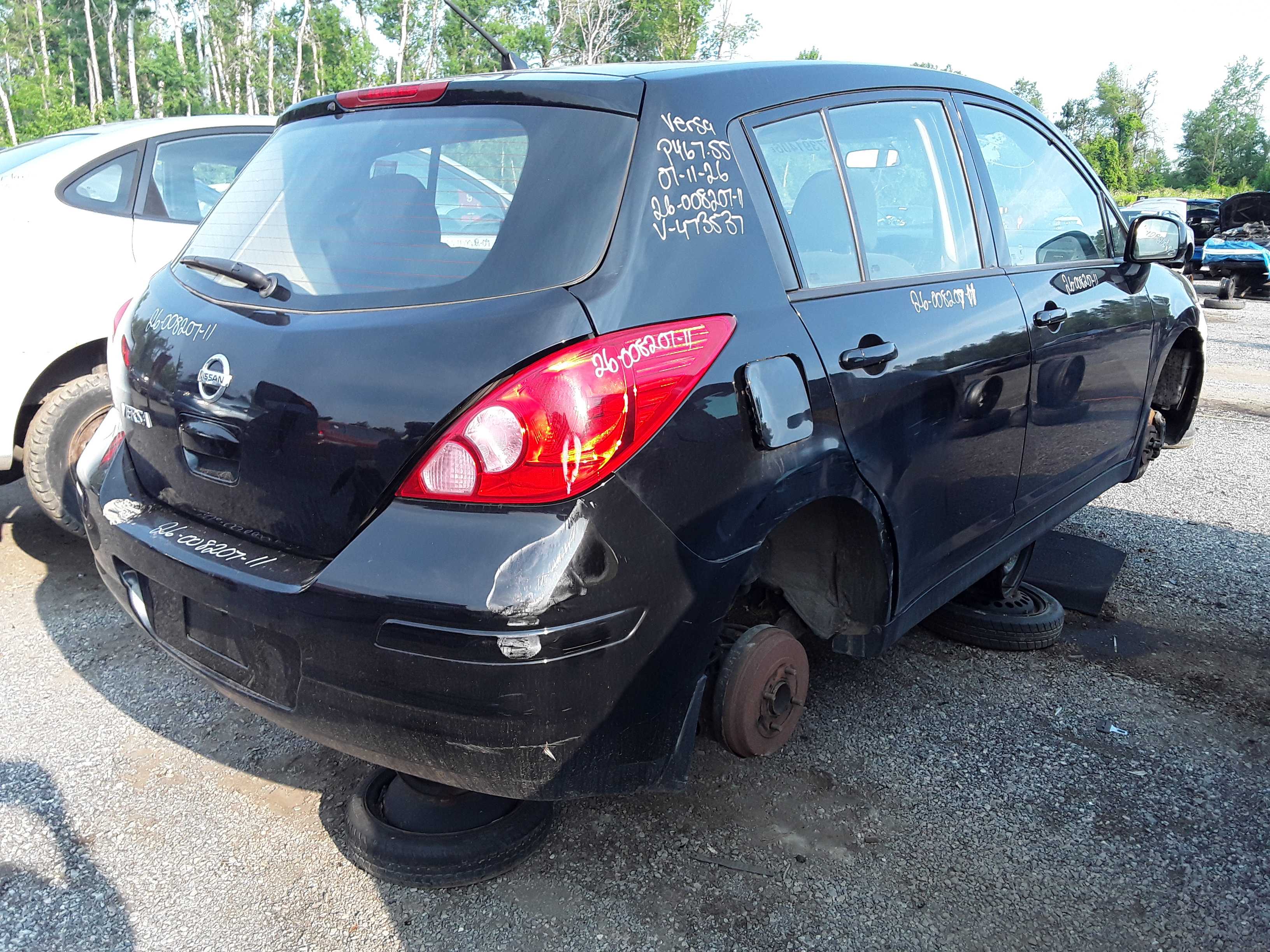 NISSAN VERSA 2011