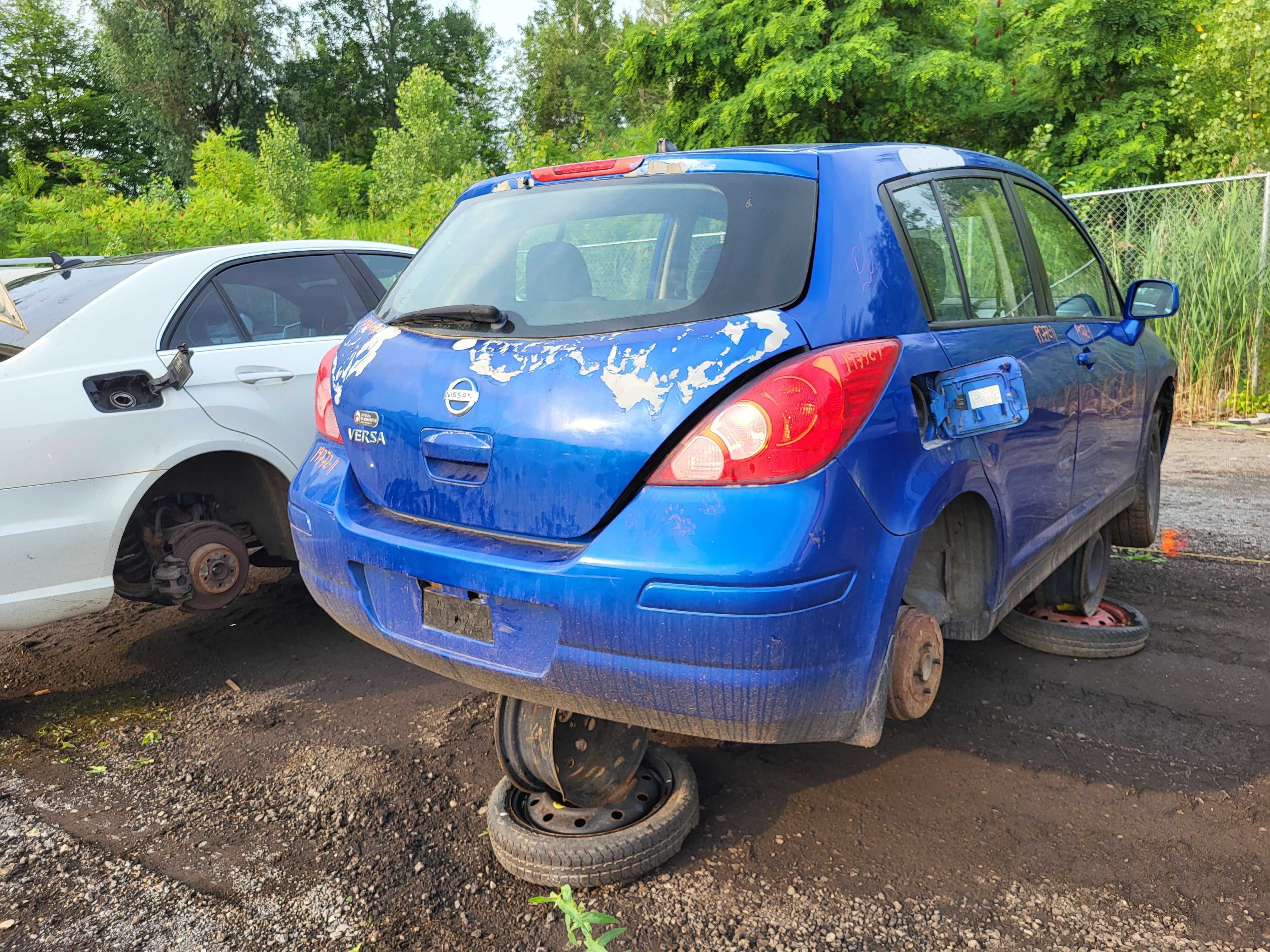 NISSAN VERSA 2011
