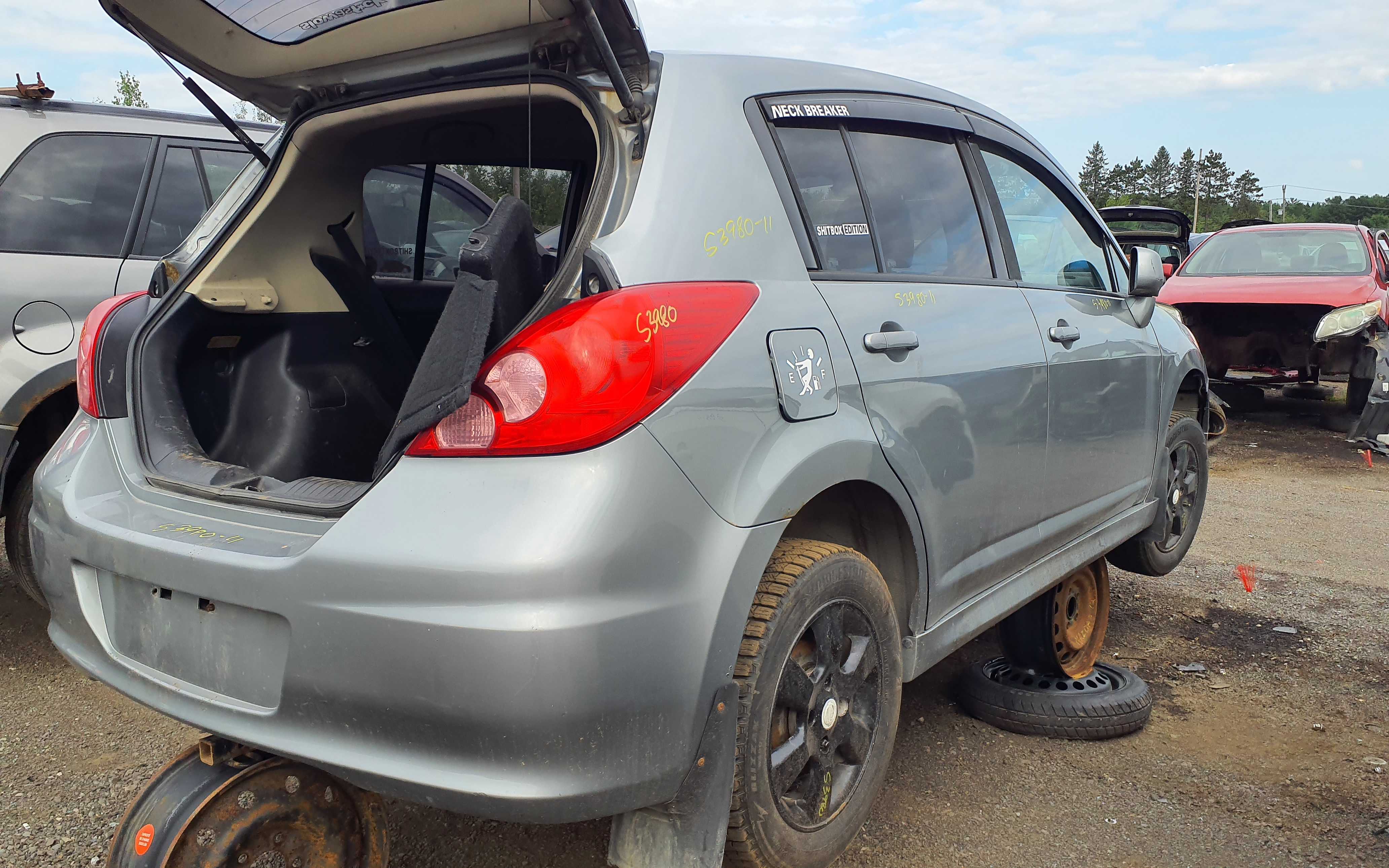 NISSAN VERSA 2011