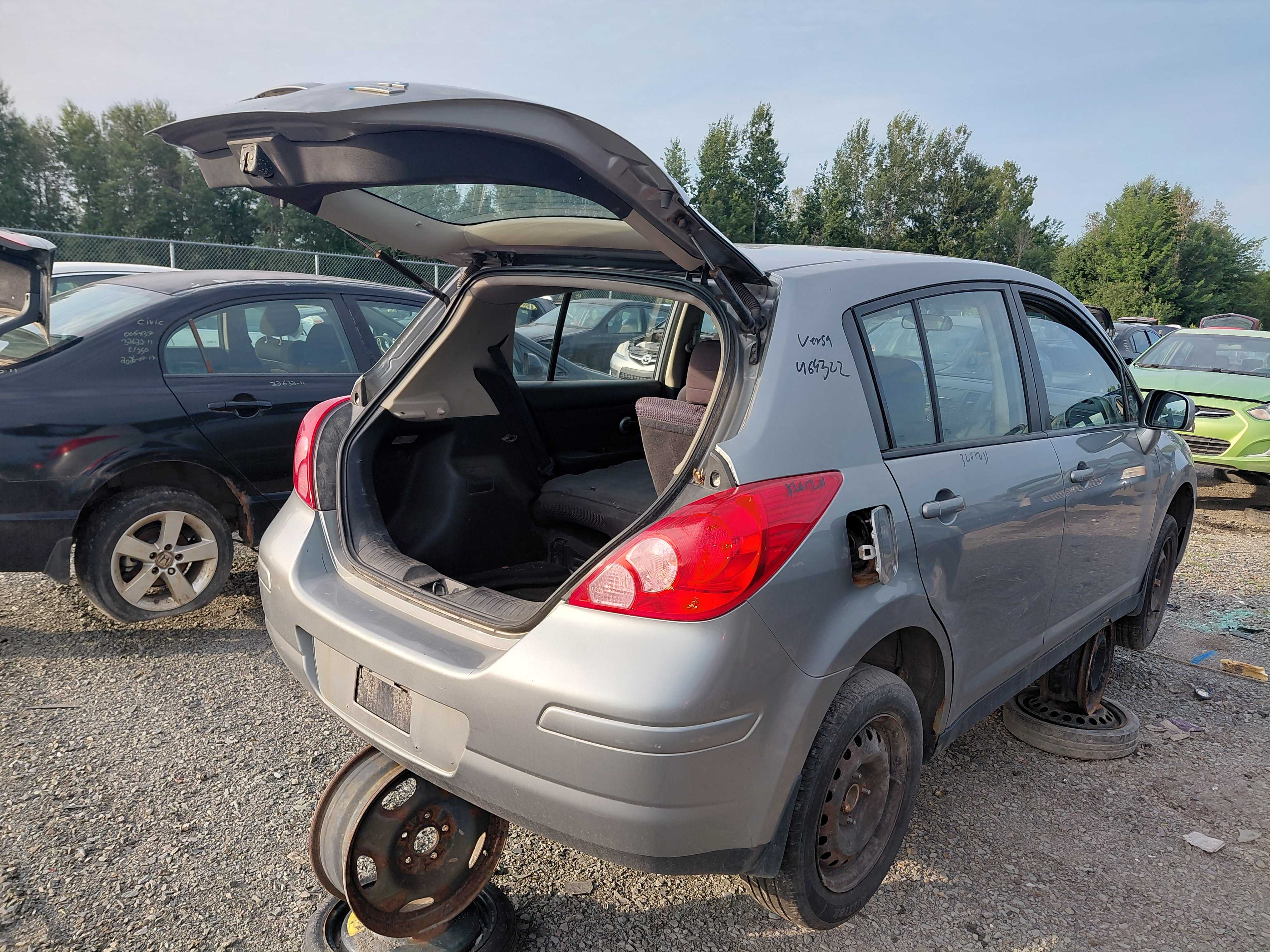 NISSAN VERSA 2011