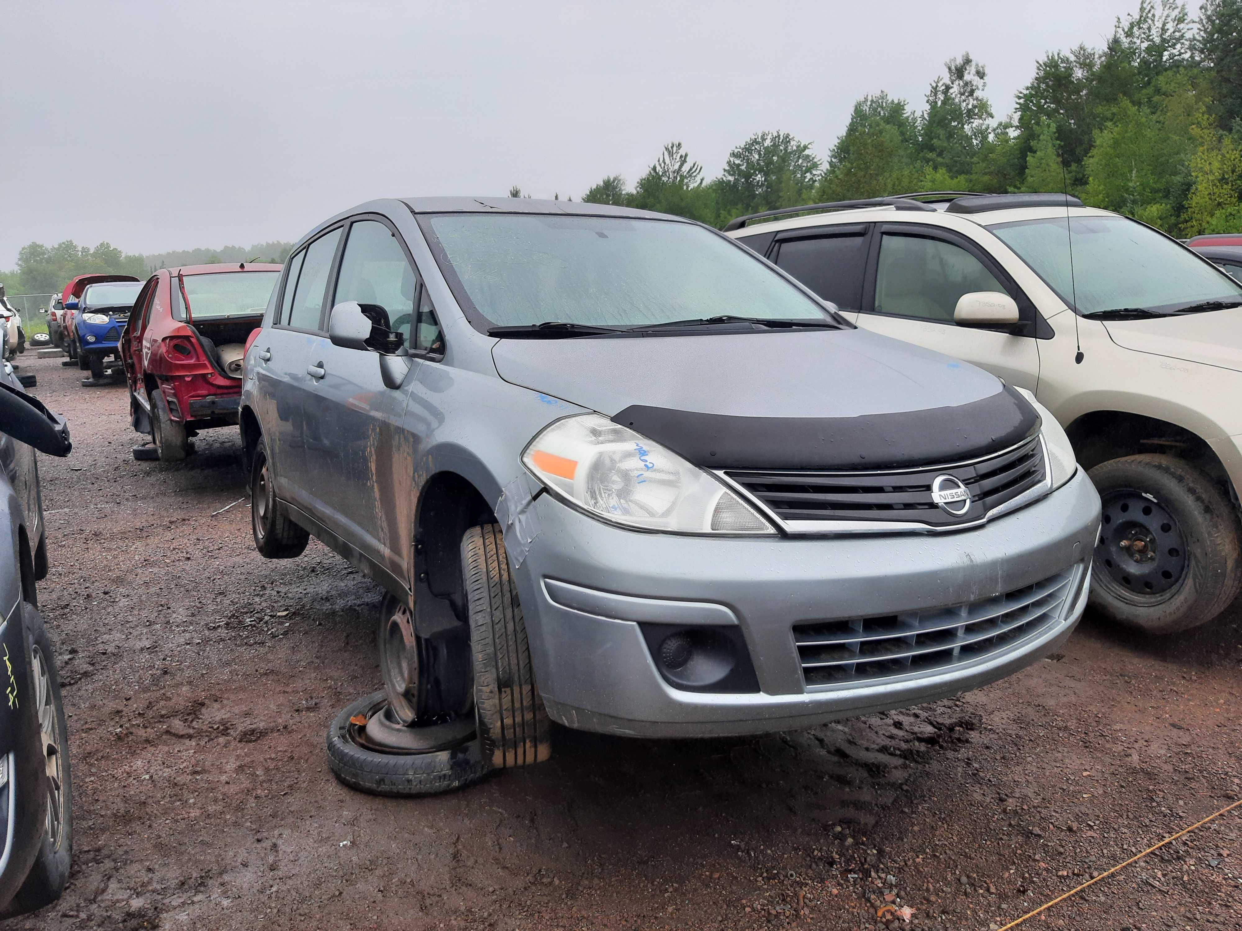 NISSAN VERSA 2011