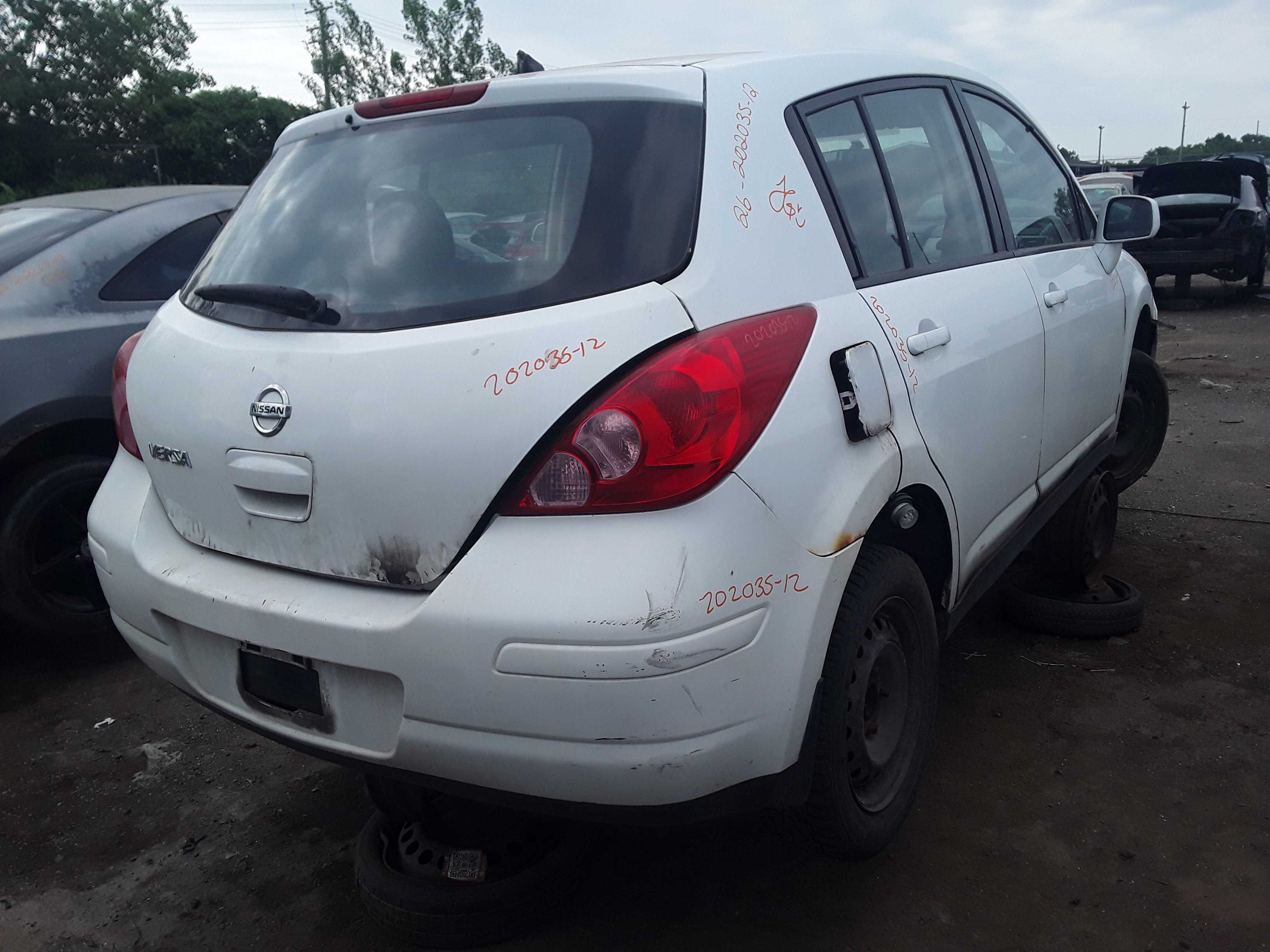 NISSAN VERSA 2012