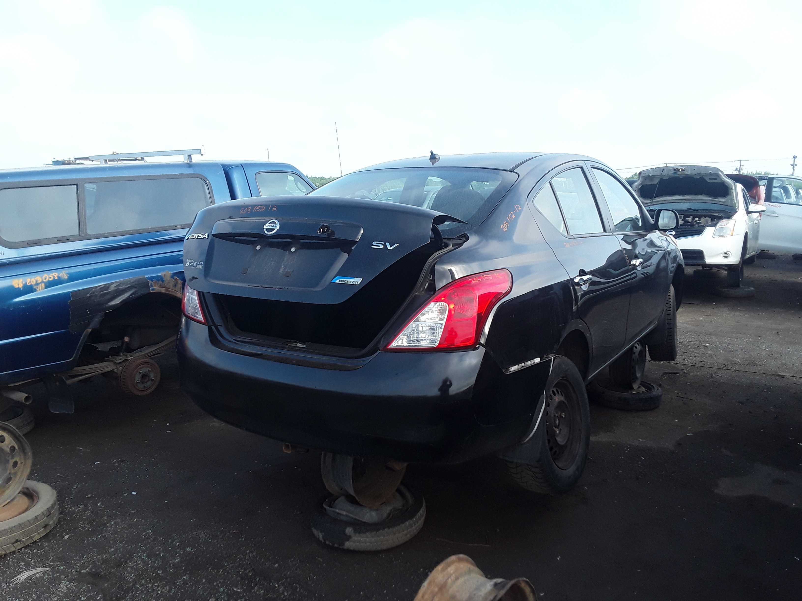 NISSAN VERSA 2012