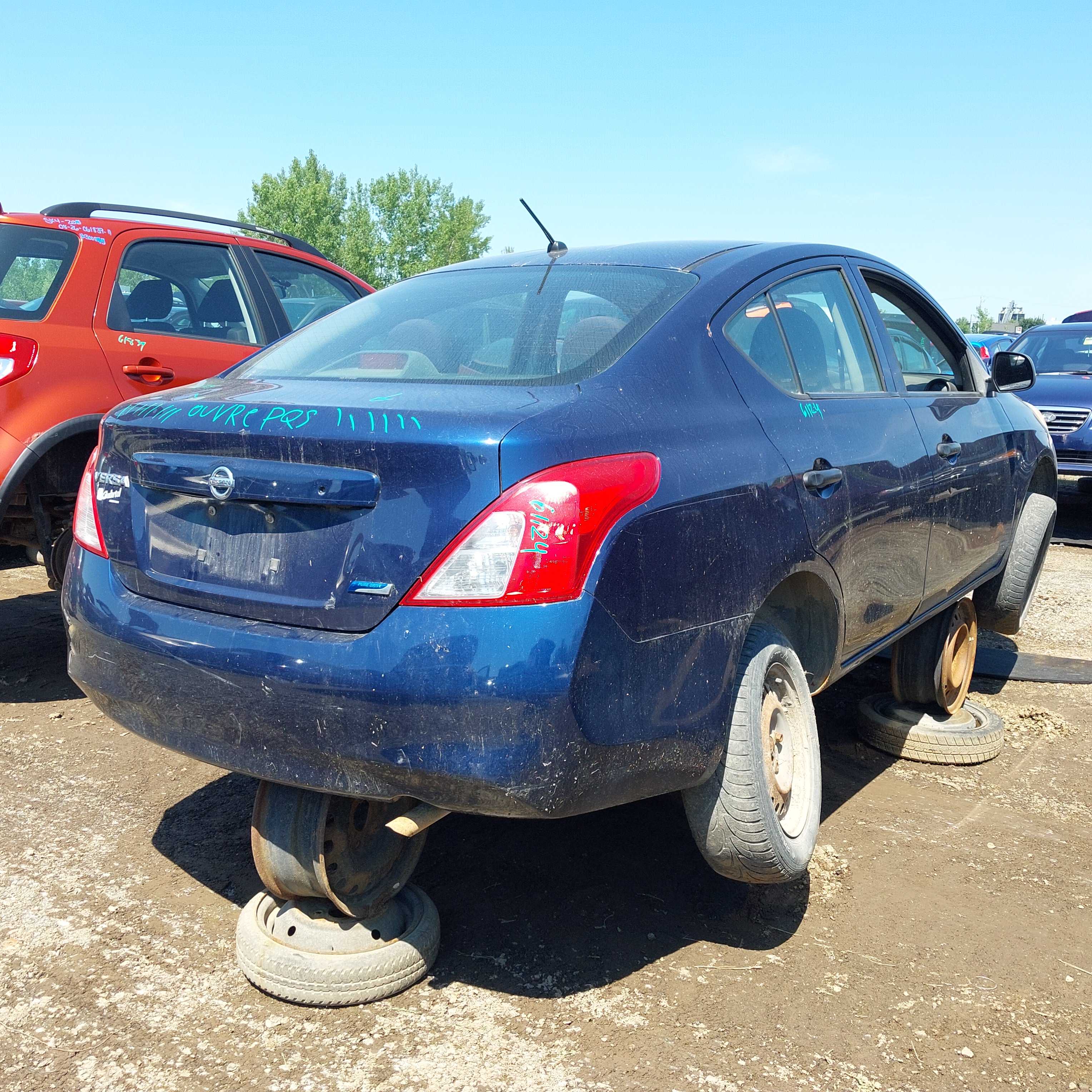 NISSAN VERSA 2012