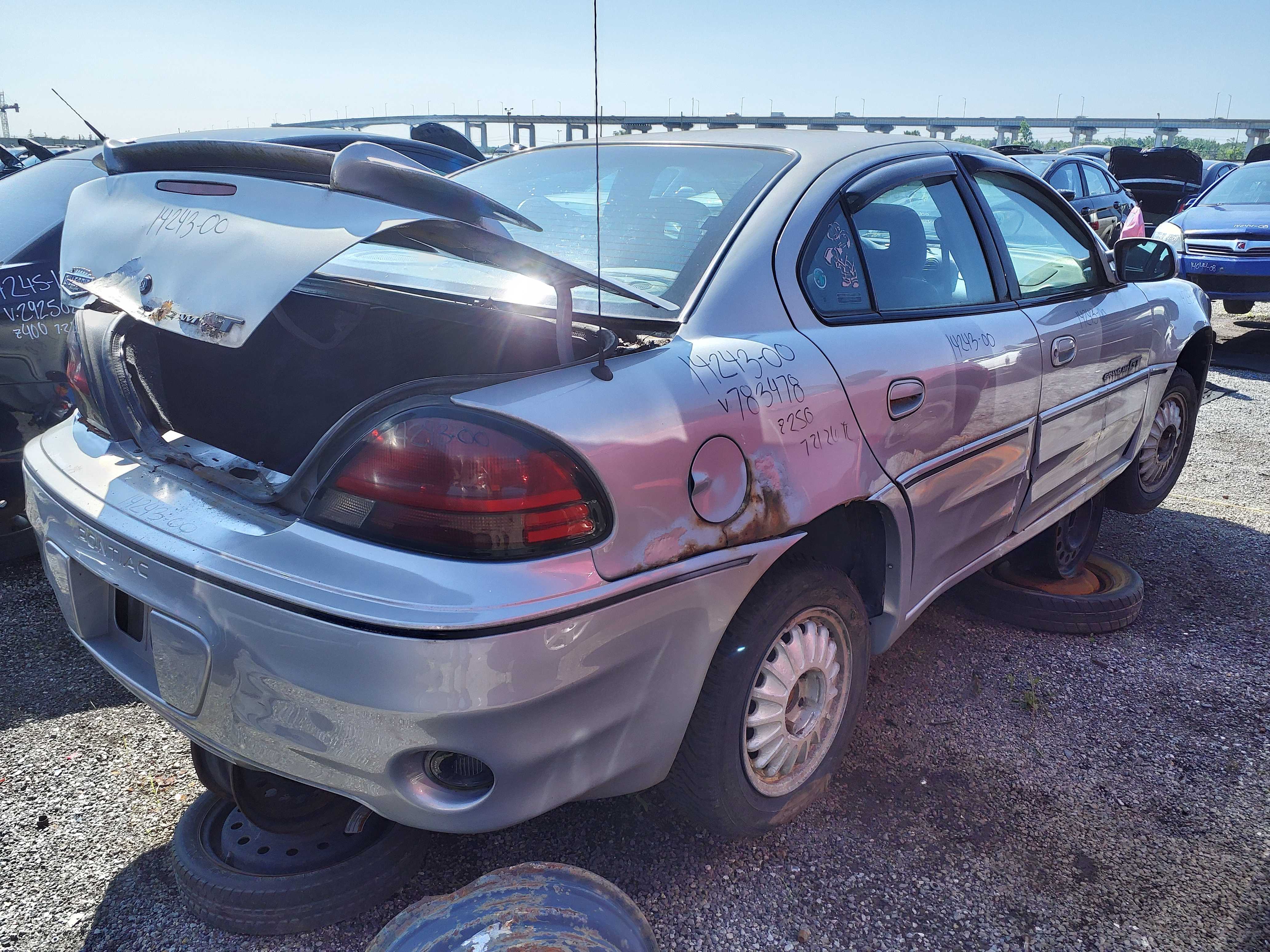 PONTIAC GRAND AM 2000