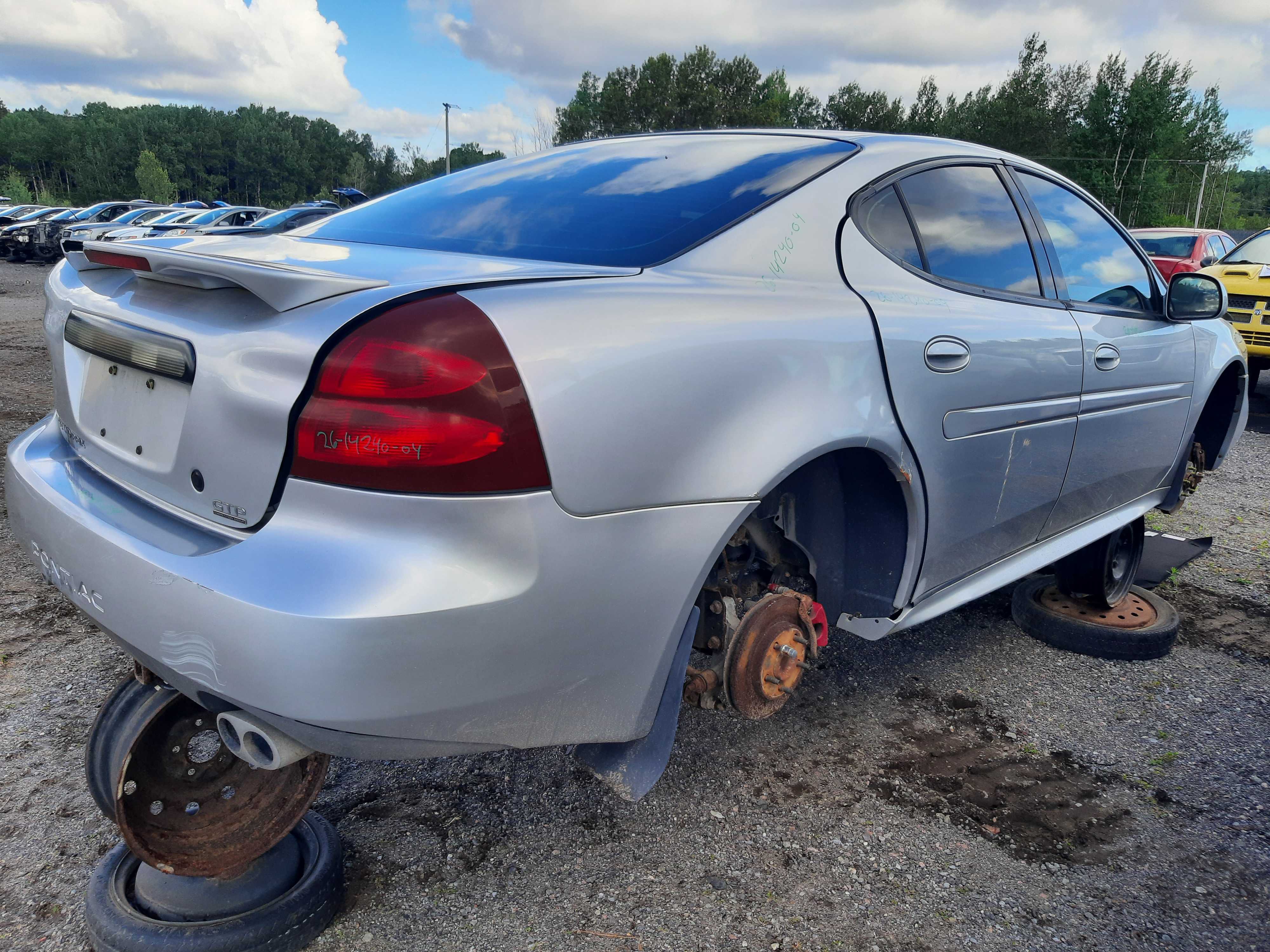 PONTIAC GRAND PRIX 2004