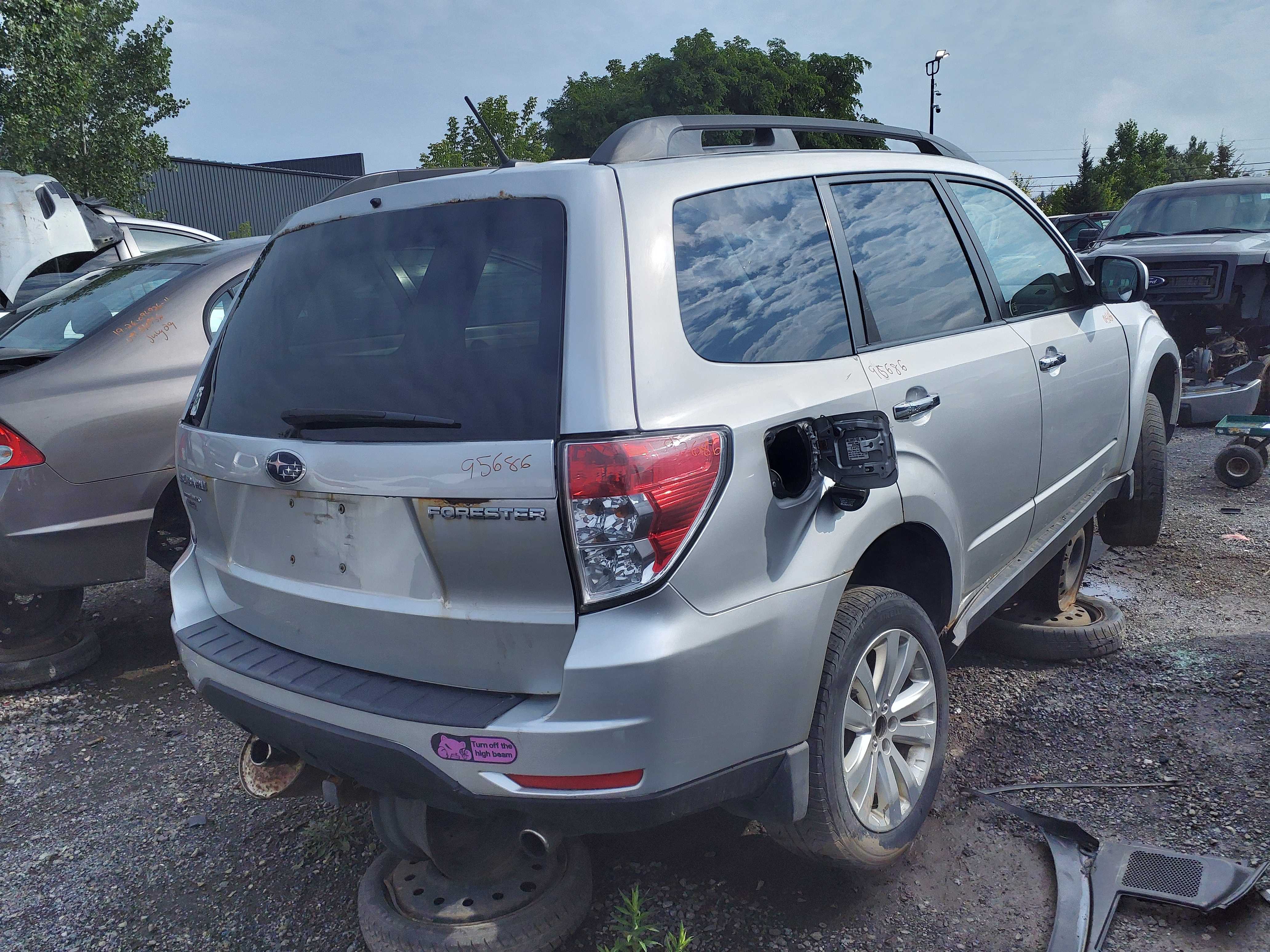 SUBARU FORESTER 2011