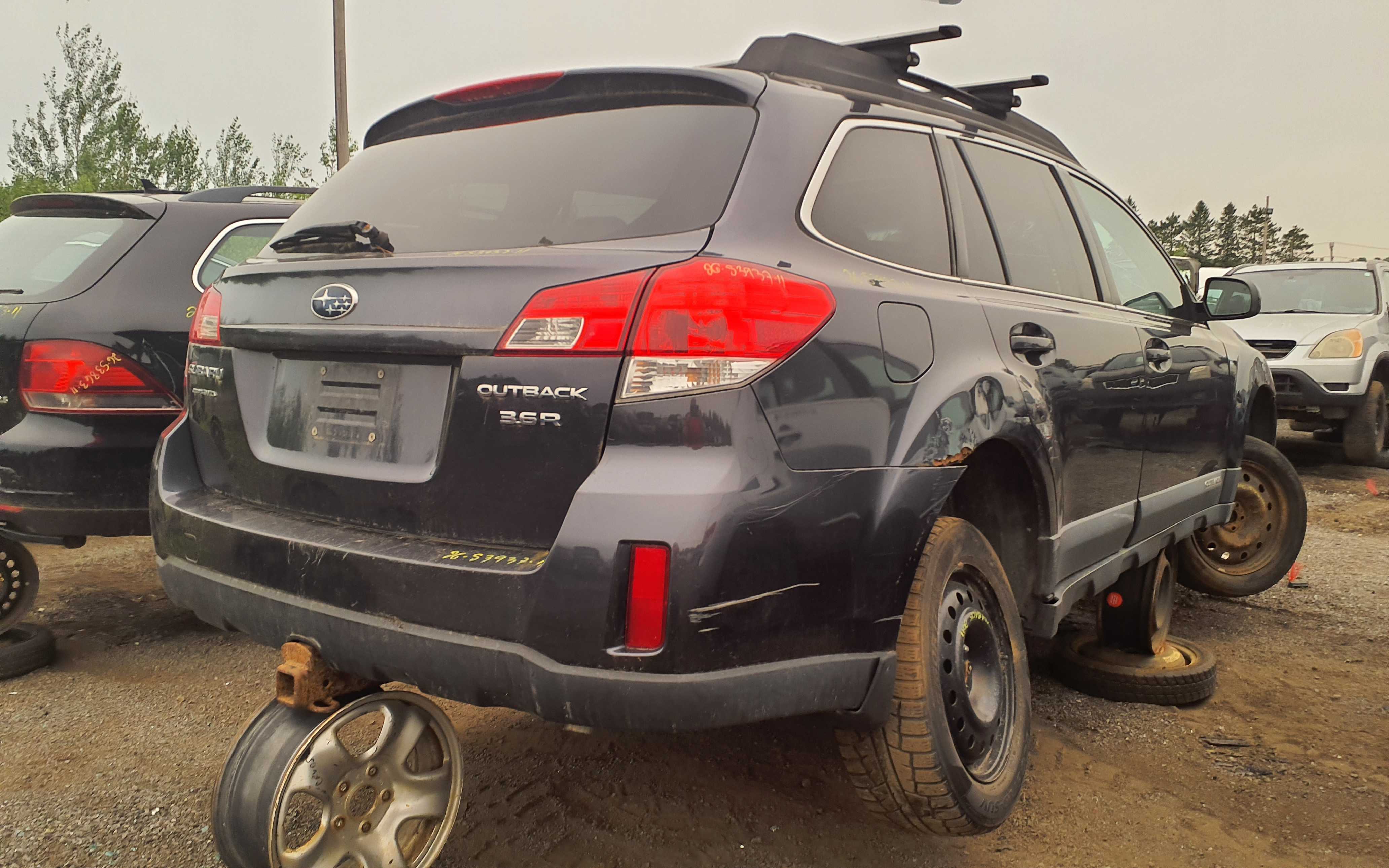 SUBARU OUTBACK 2011