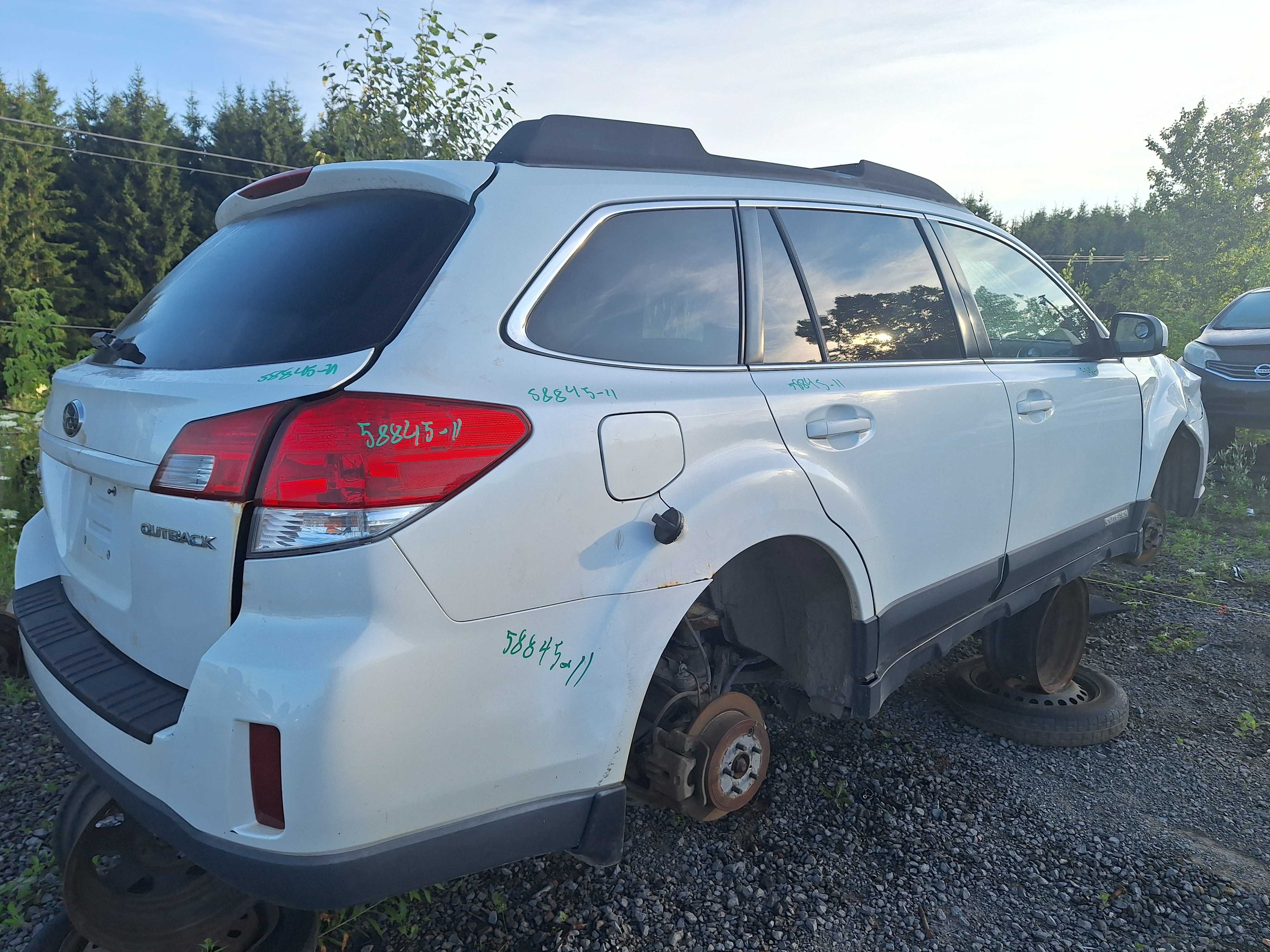 SUBARU OUTBACK 2011