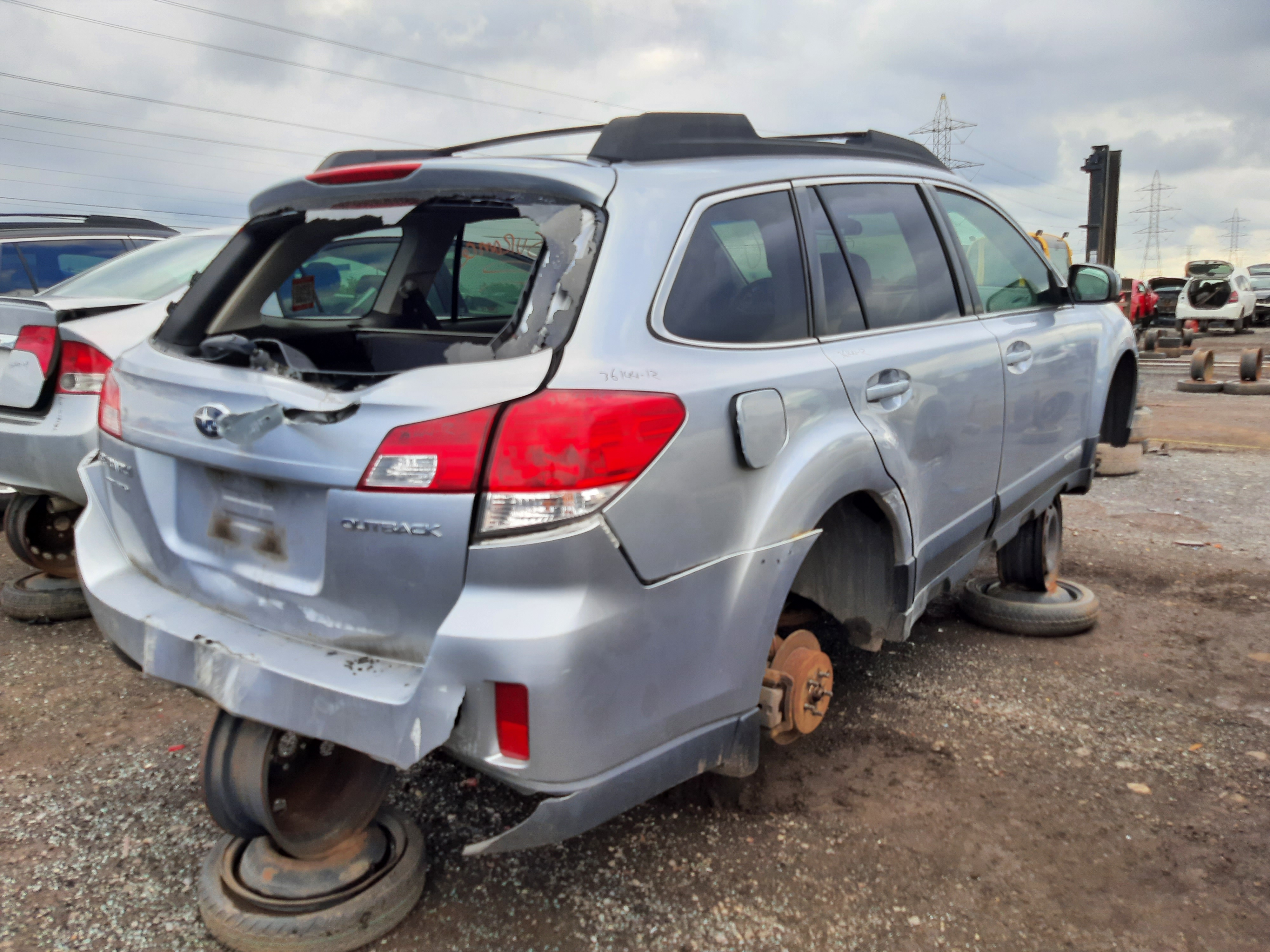 SUBARU OUTBACK 2012