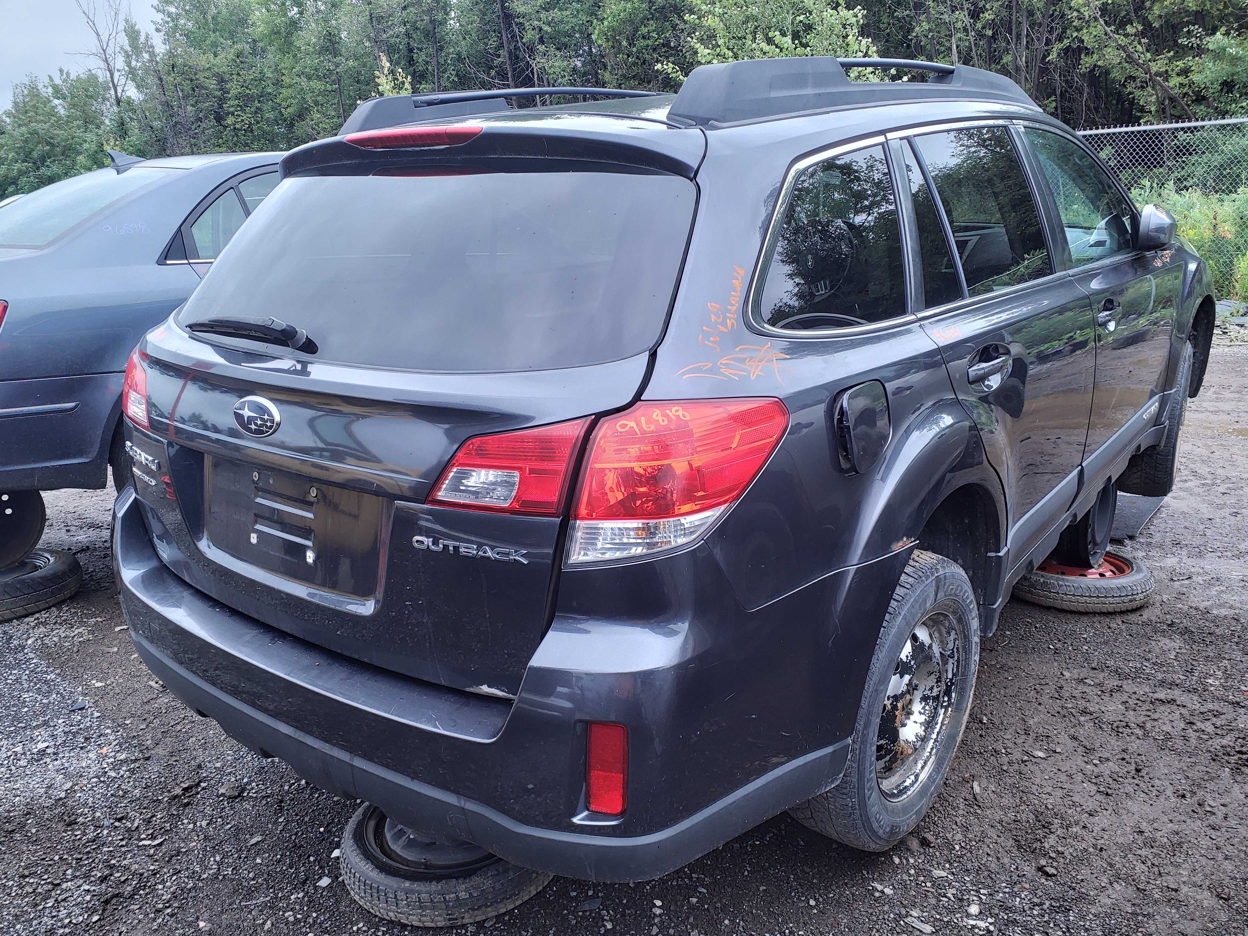 SUBARU OUTBACK 2012