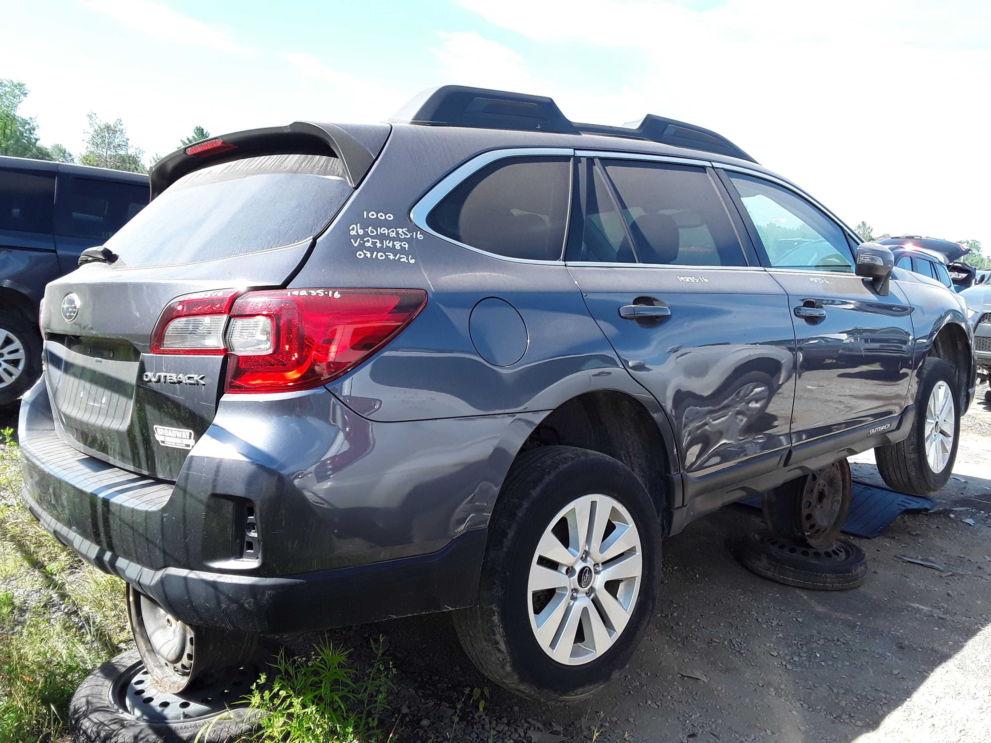SUBARU OUTBACK 2016
