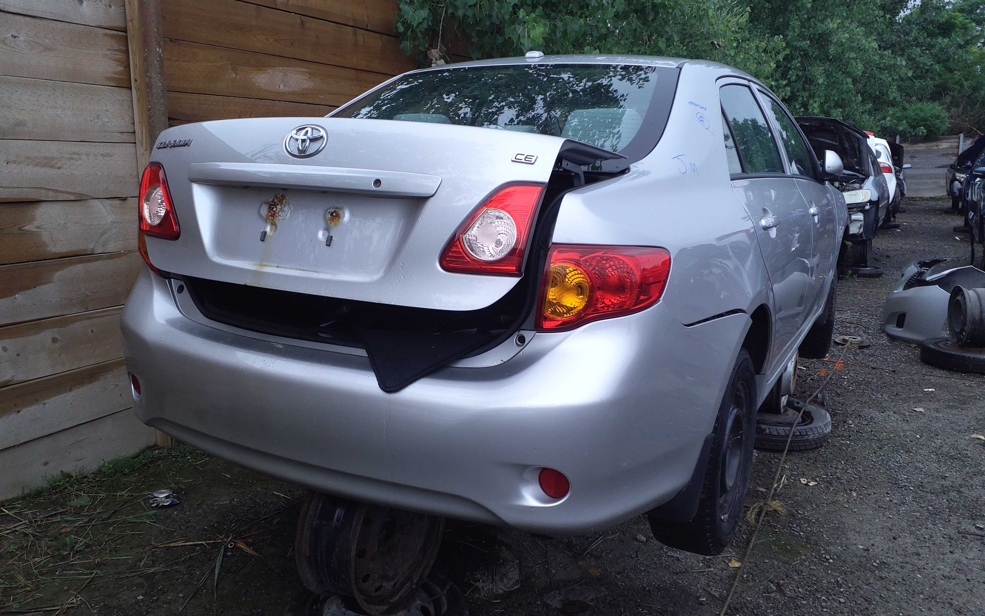 TOYOTA COROLLA 2010