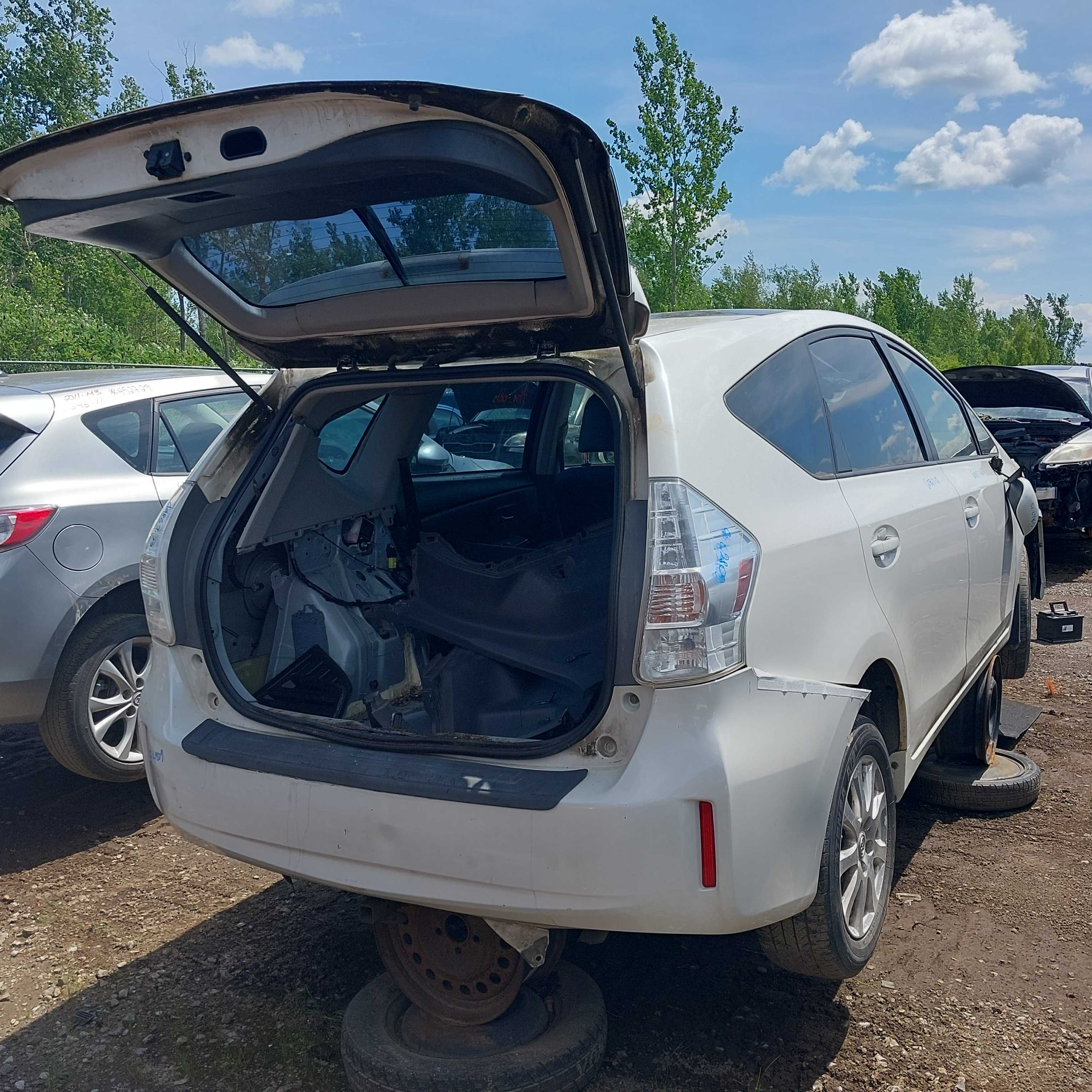 TOYOTA PRIUS 2012