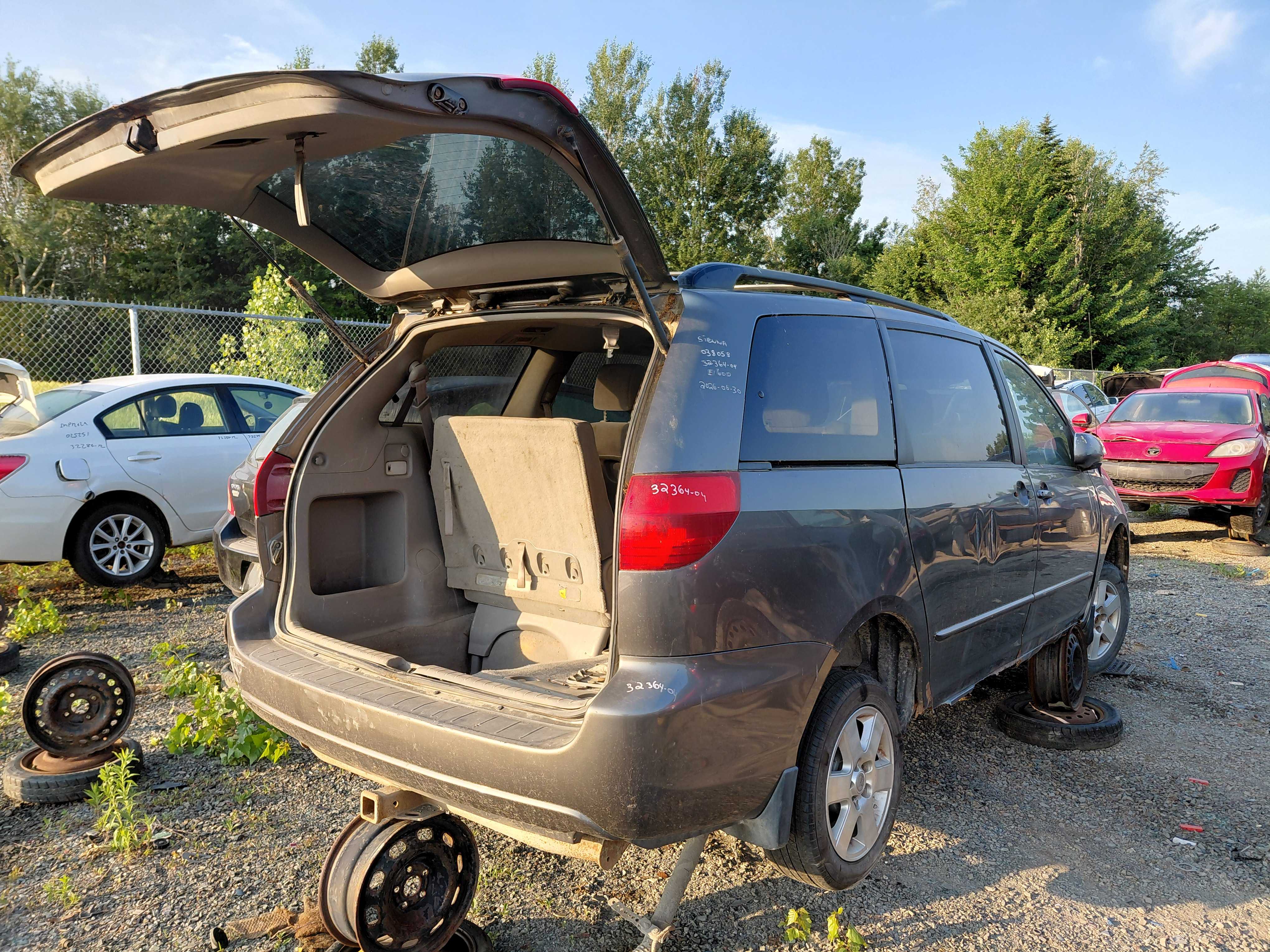 TOYOTA SIENNA 2004