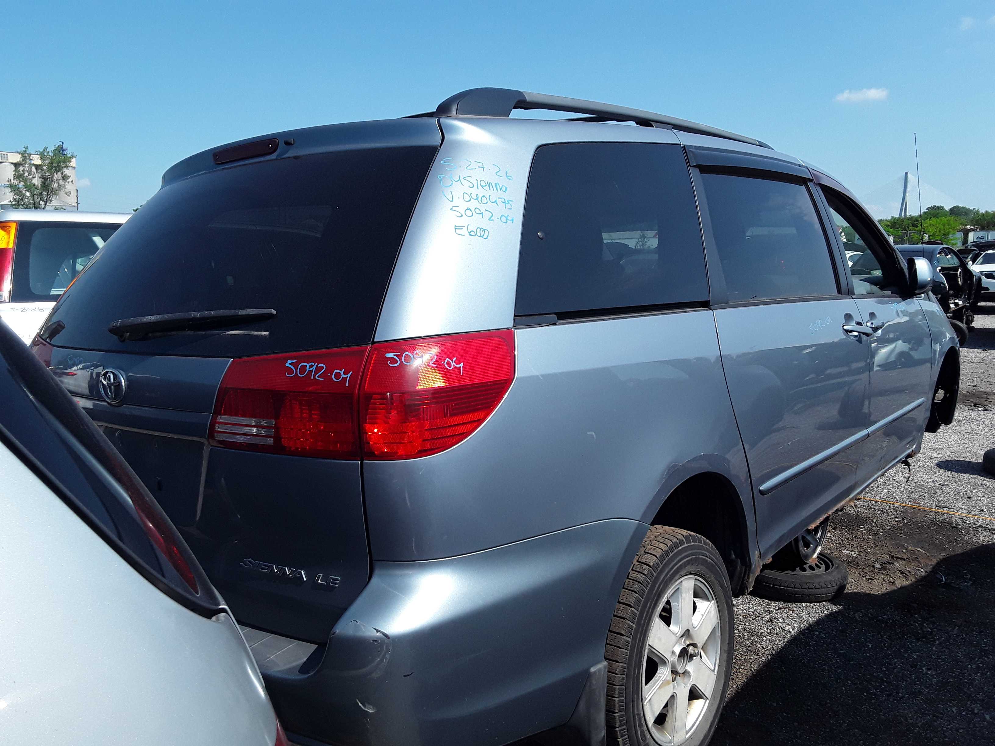 TOYOTA SIENNA 2004