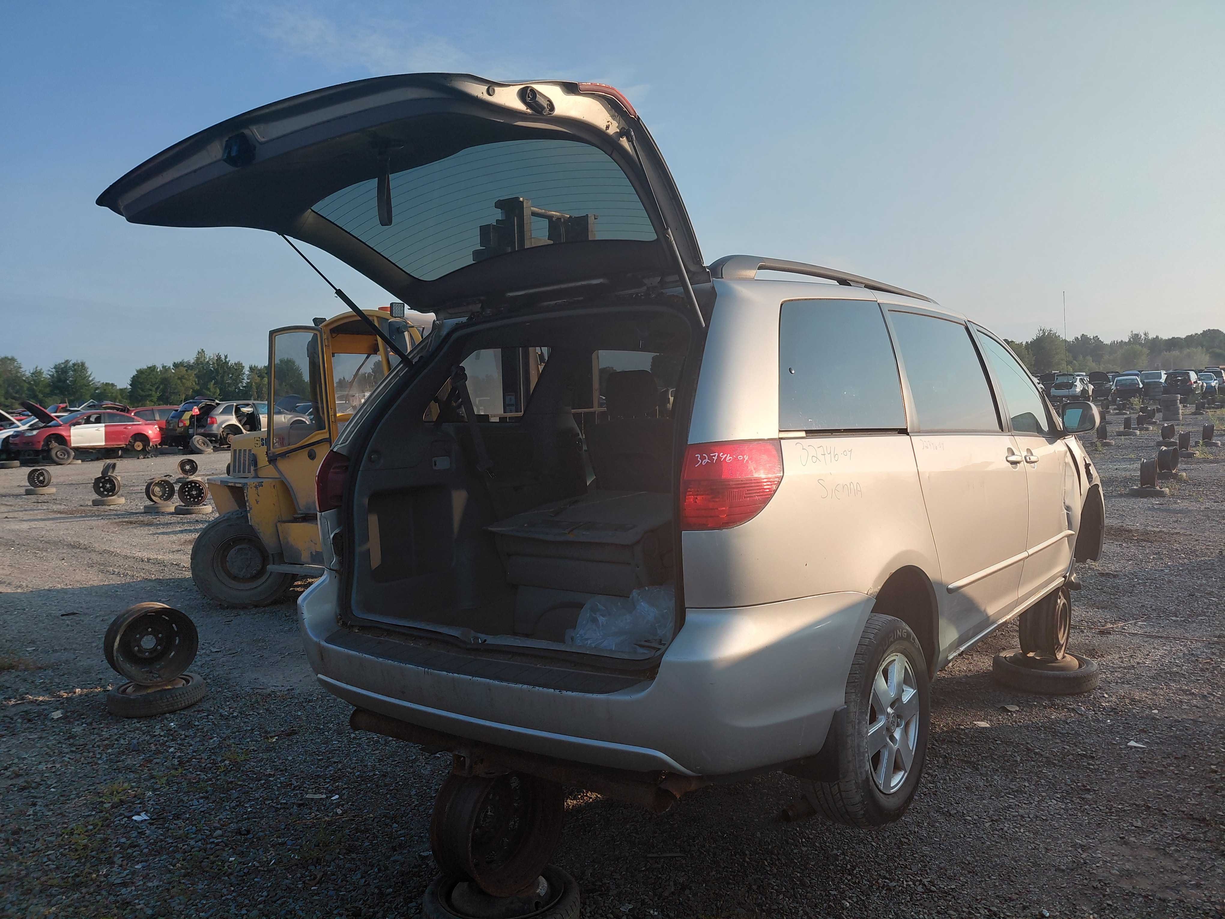 TOYOTA SIENNA 2004